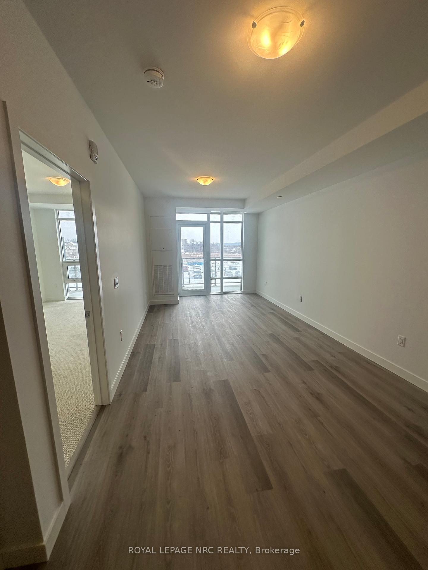Photo 5 of Unit 313, 461 Green Road, Hamilton, Lakeshore — HOMEH