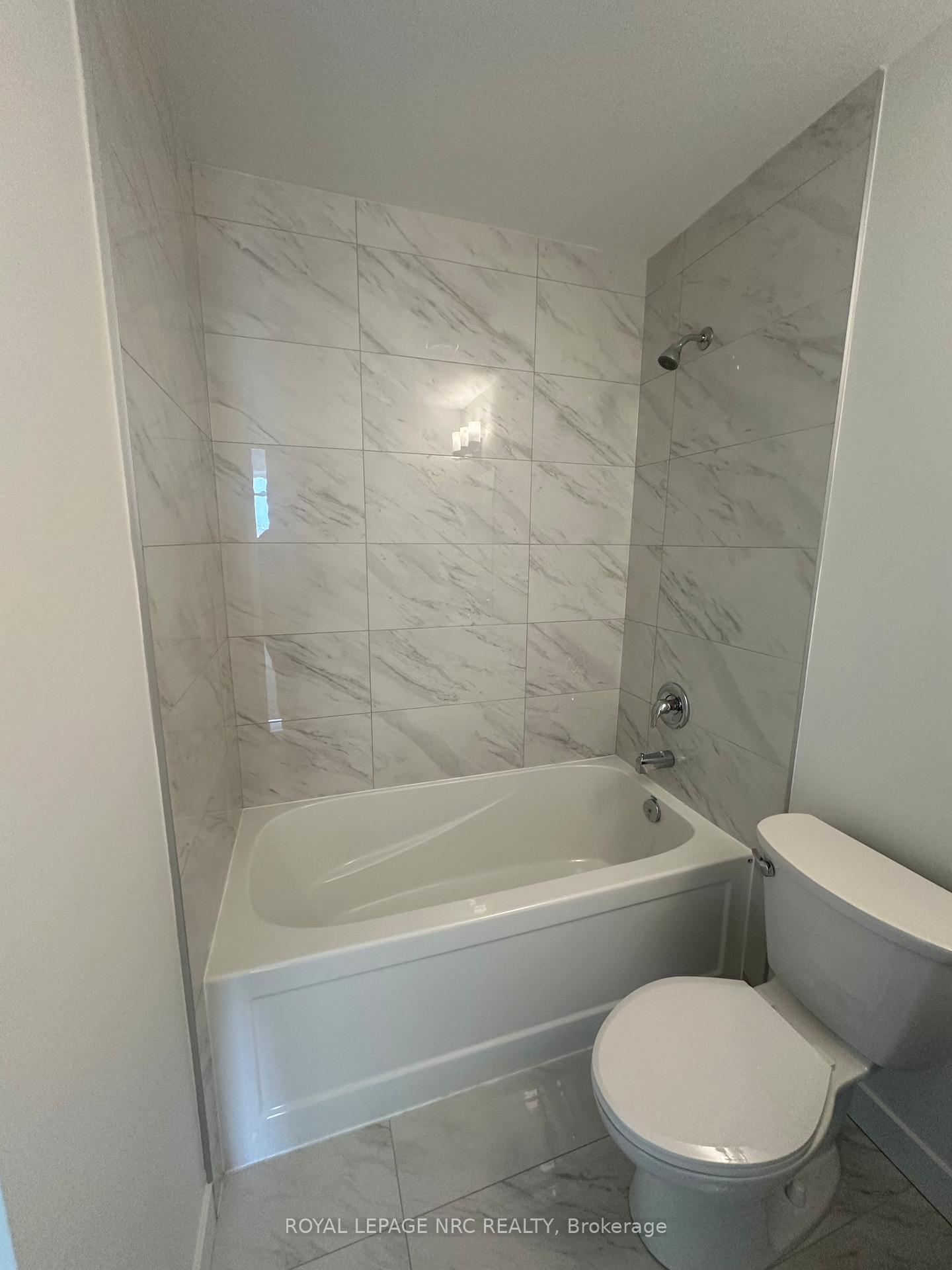 Photo 4 of Unit 313, 461 Green Road, Hamilton, Lakeshore — HOMEH