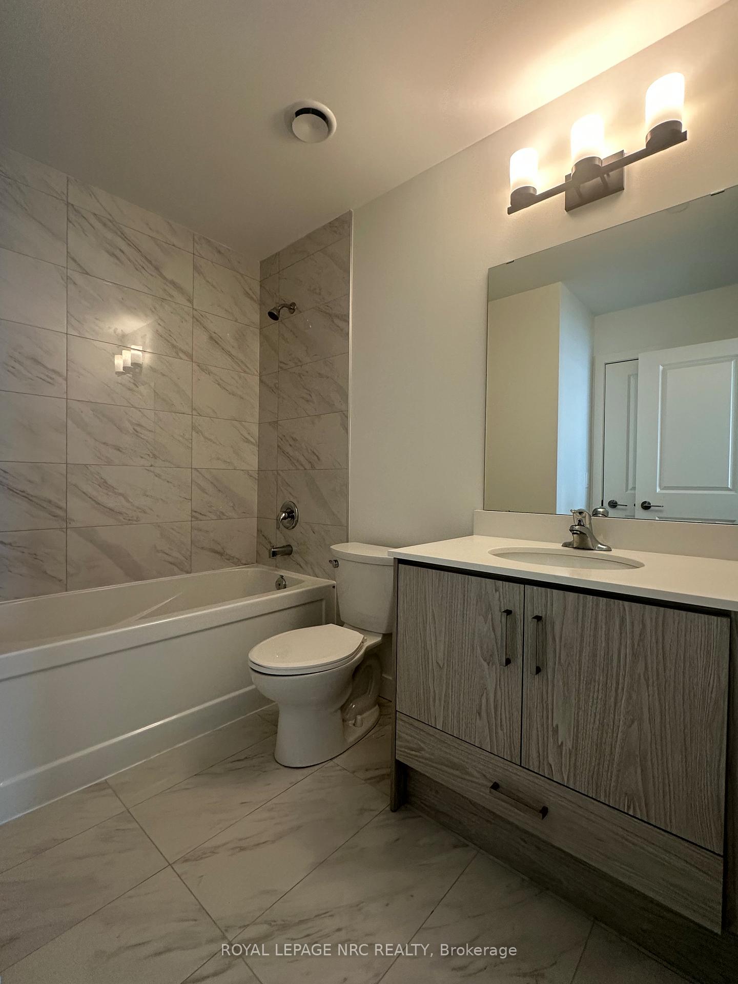 Photo 8 of Unit 313, 461 Green Road, Hamilton, Lakeshore — HOMEH