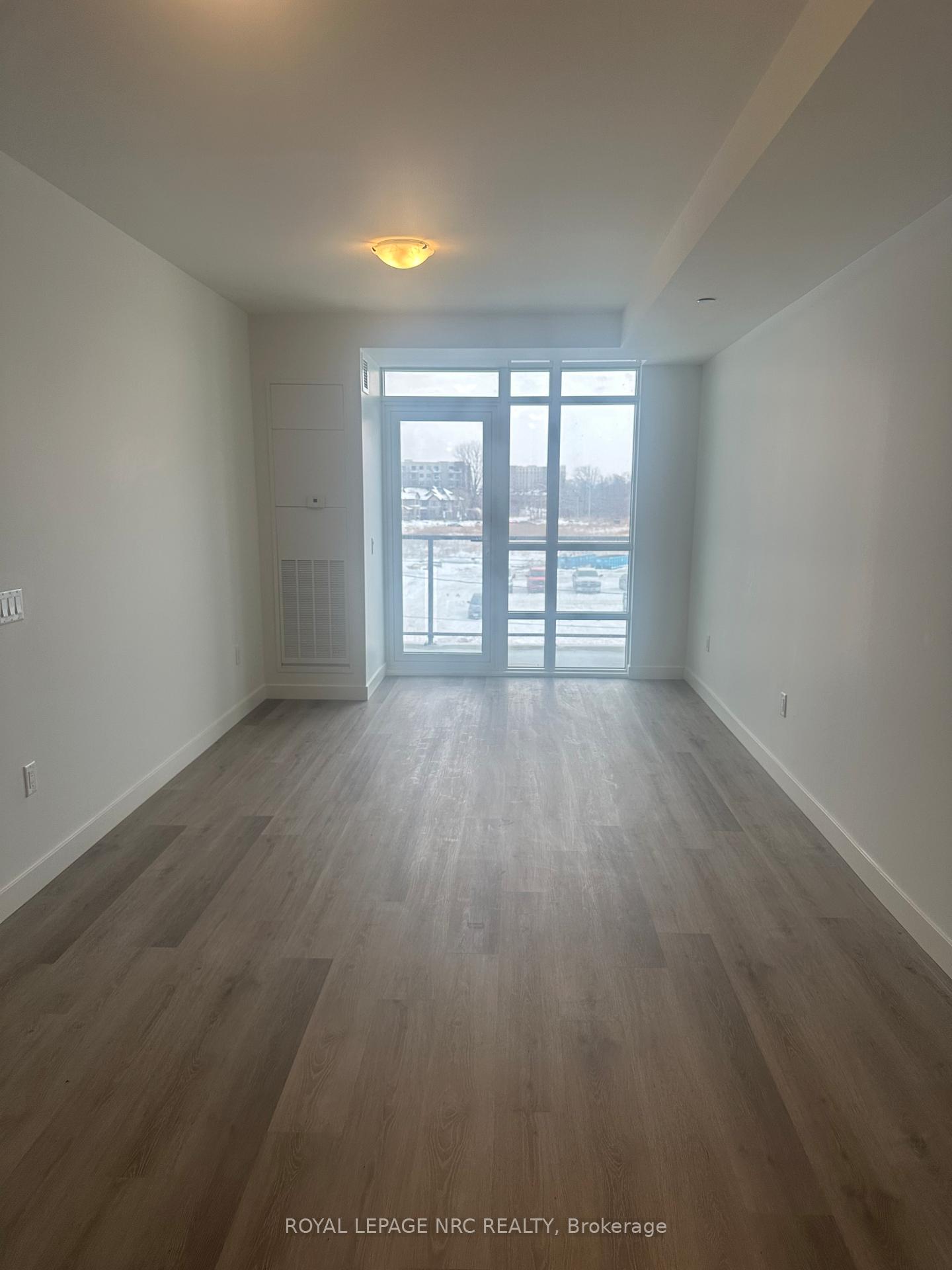 Photo 6 of Unit 313, 461 Green Road, Hamilton, Lakeshore — HOMEH