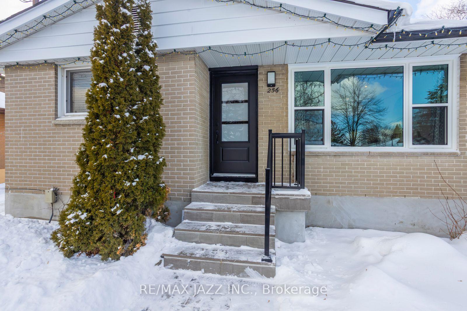 Photo 5 of 256 Trent Street, Oshawa, McLaughlin — HOMEH