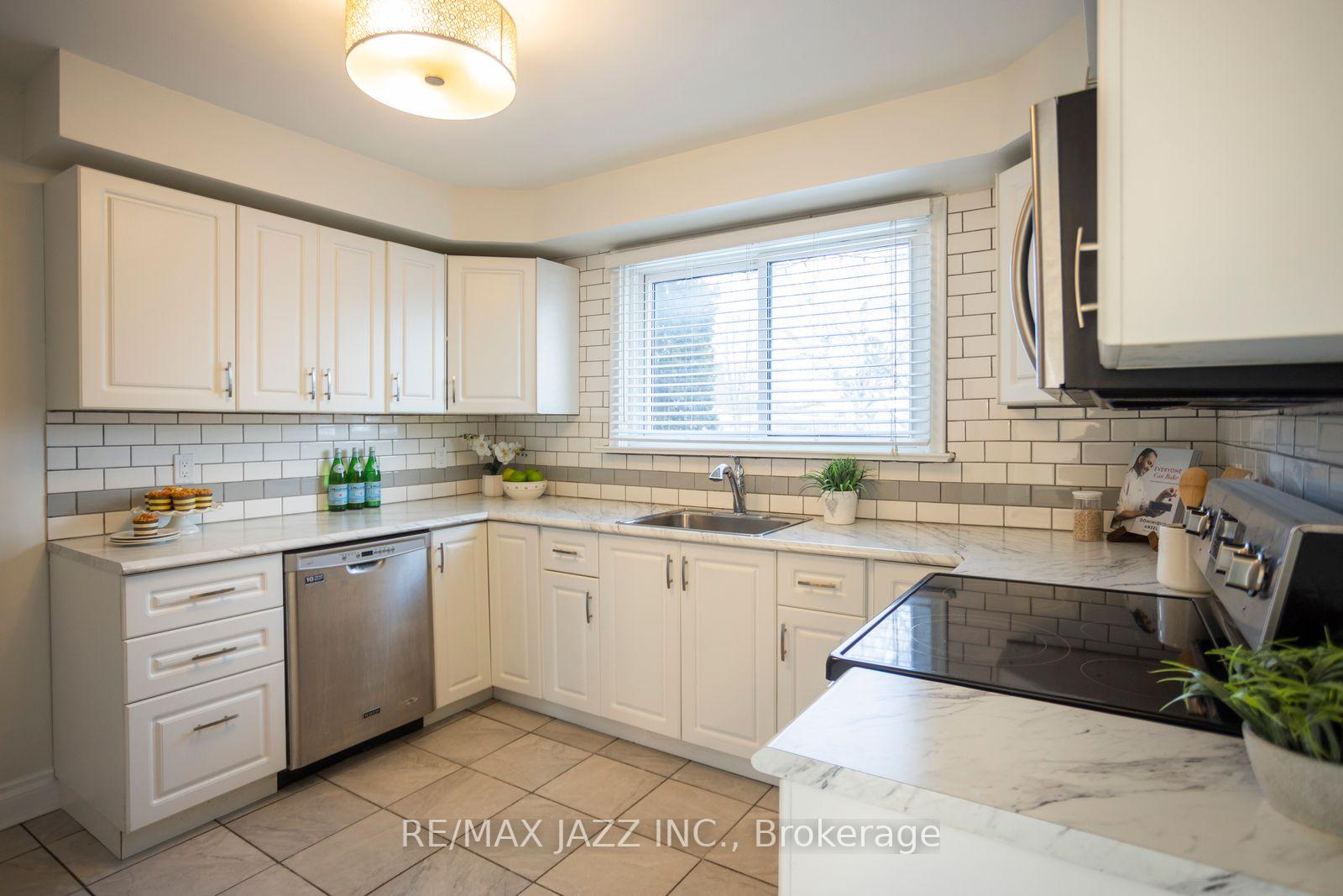 Photo 11 of 256 Trent Street, Oshawa, McLaughlin — HOMEH
