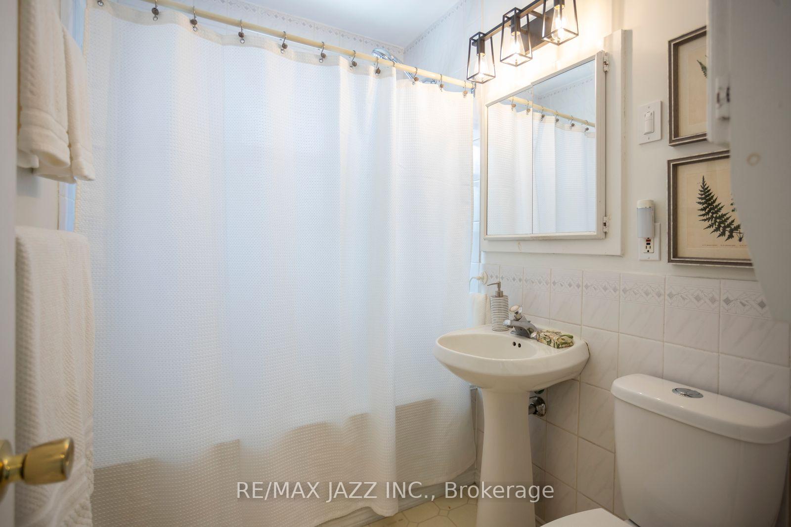 Photo 12 of 256 Trent Street, Oshawa, McLaughlin — HOMEH