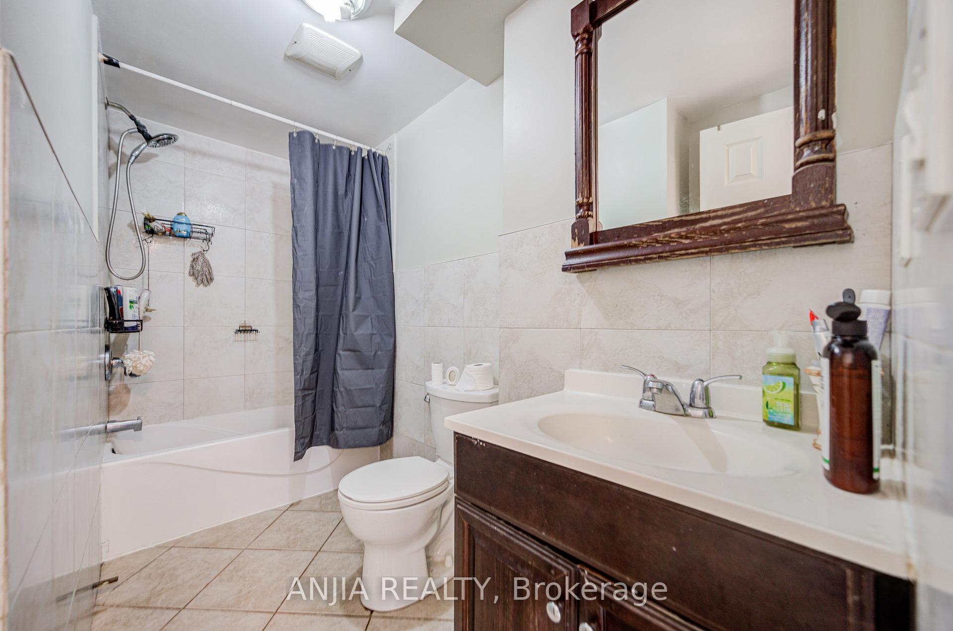 Photo 12 of 7 Linnsmore Crescent, Toronto, Danforth Village-East York — HOMEH