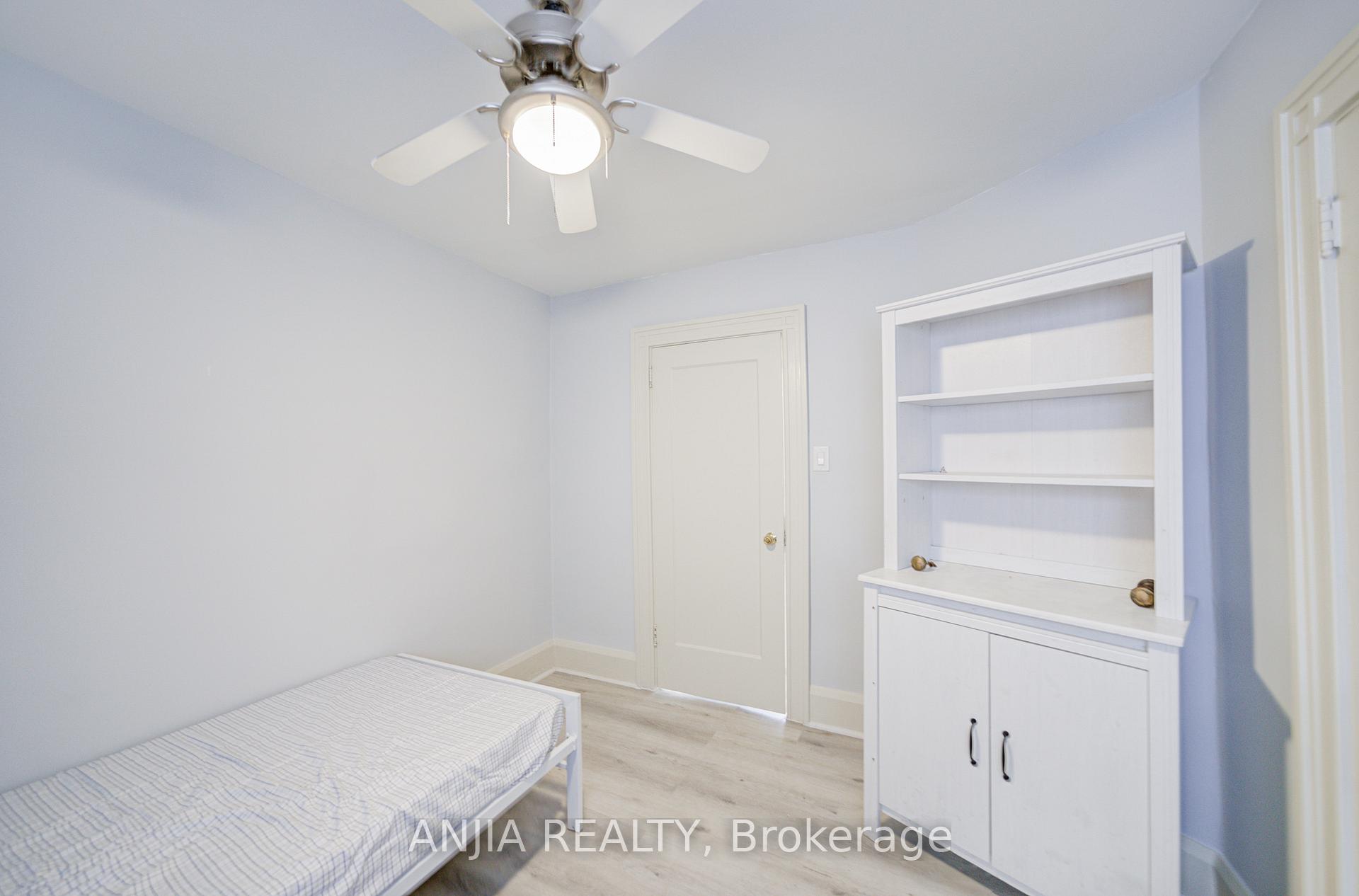 Photo 16 of 7 Linnsmore Crescent, Toronto, Danforth Village-East York — HOMEH
