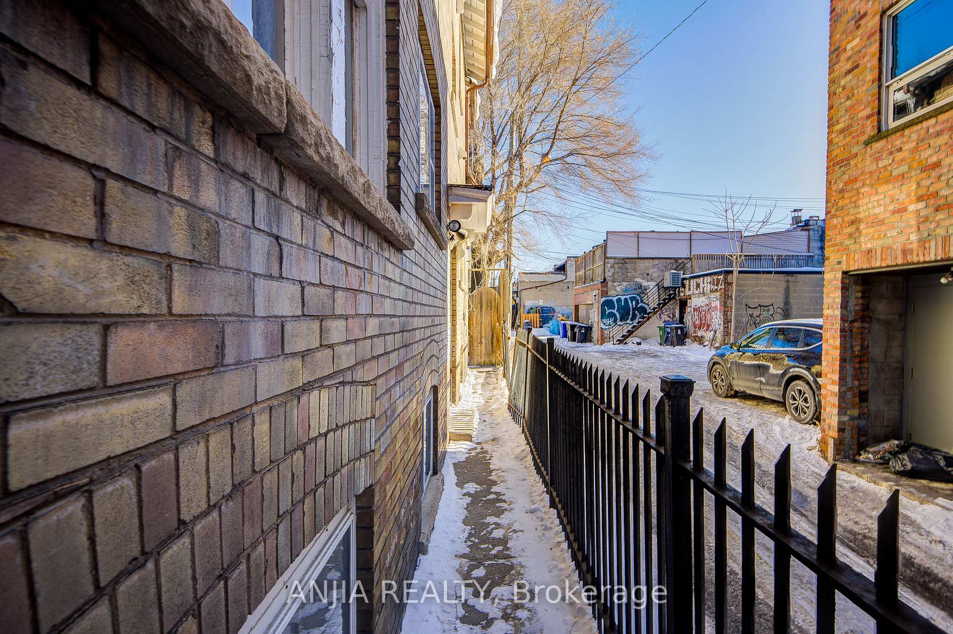 Photo 21 of 7 Linnsmore Crescent, Toronto, Danforth Village-East York — HOMEH