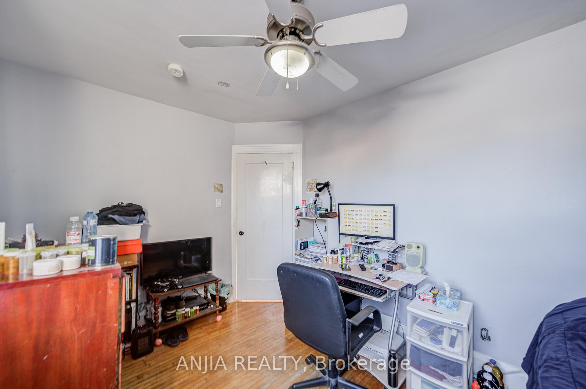 Photo 22 of 7 Linnsmore Crescent, Toronto, Danforth Village-East York — HOMEH