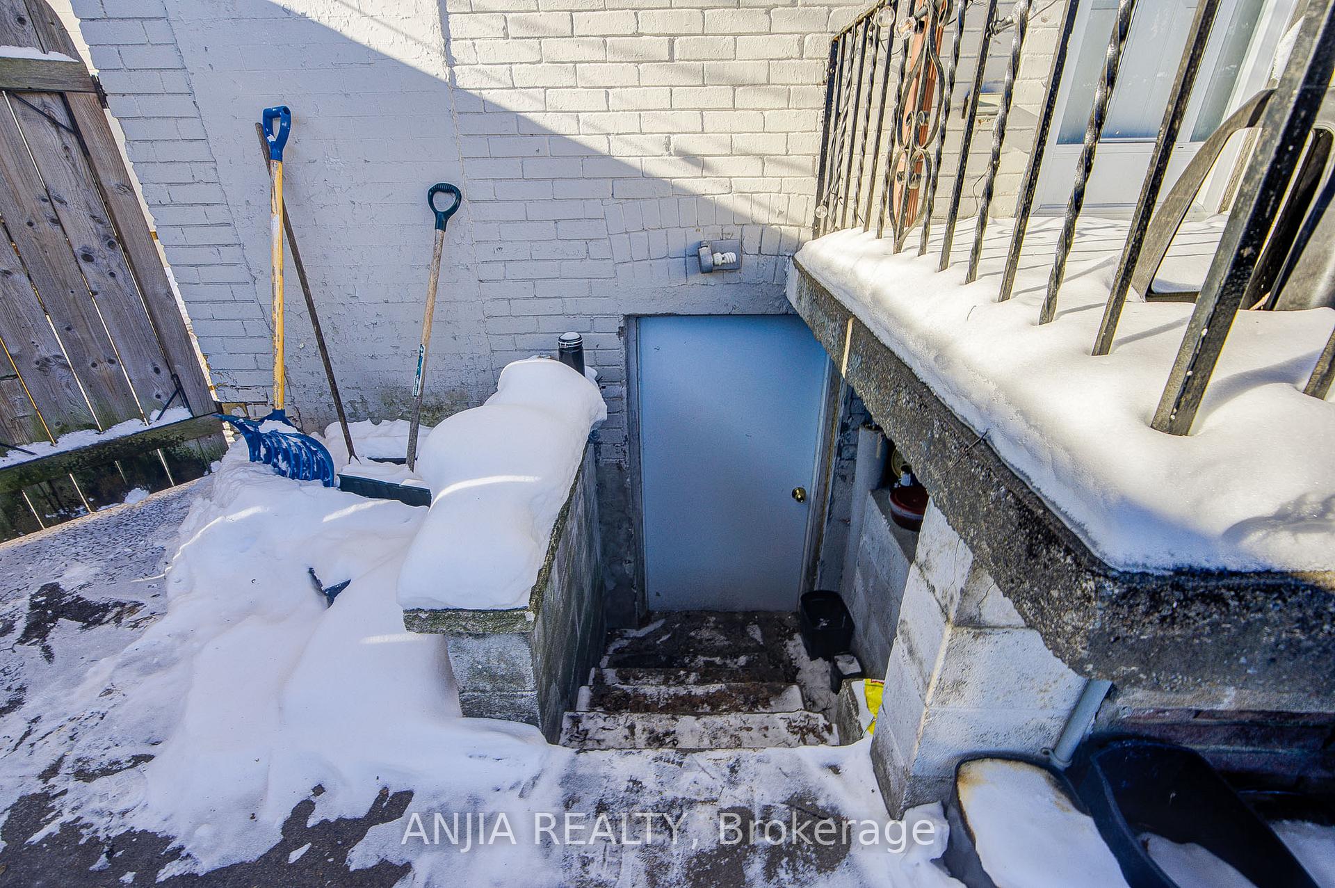 Photo 27 of 7 Linnsmore Crescent, Toronto, Danforth Village-East York — HOMEH