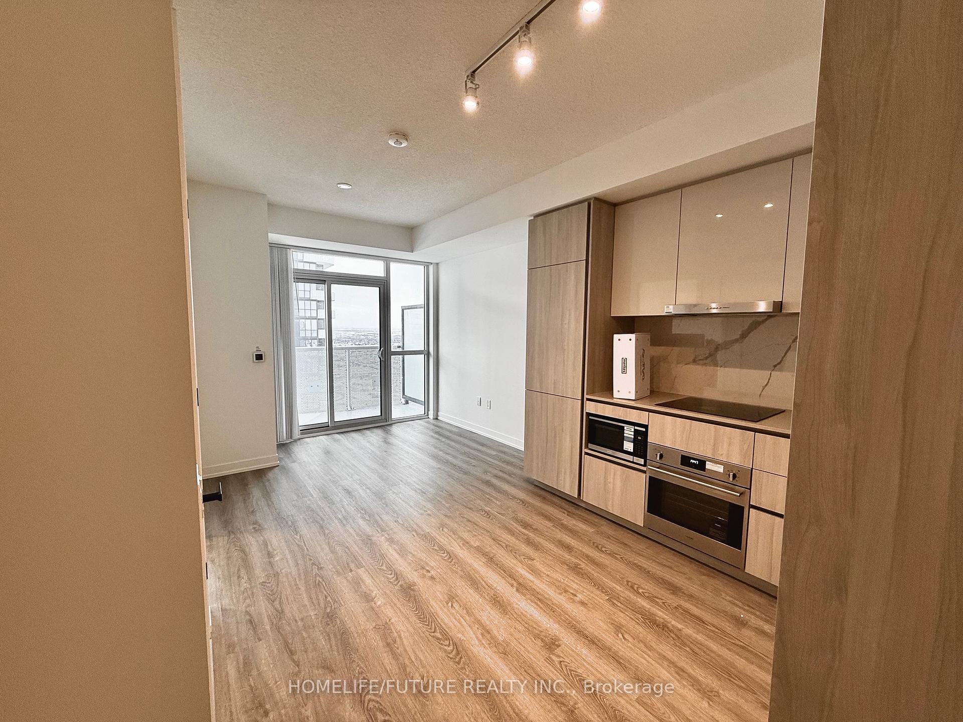 Photo 8 of Unit 4715, 8 Interchange Way, Vaughan, Vaughan Corporate Centre — HOMEH