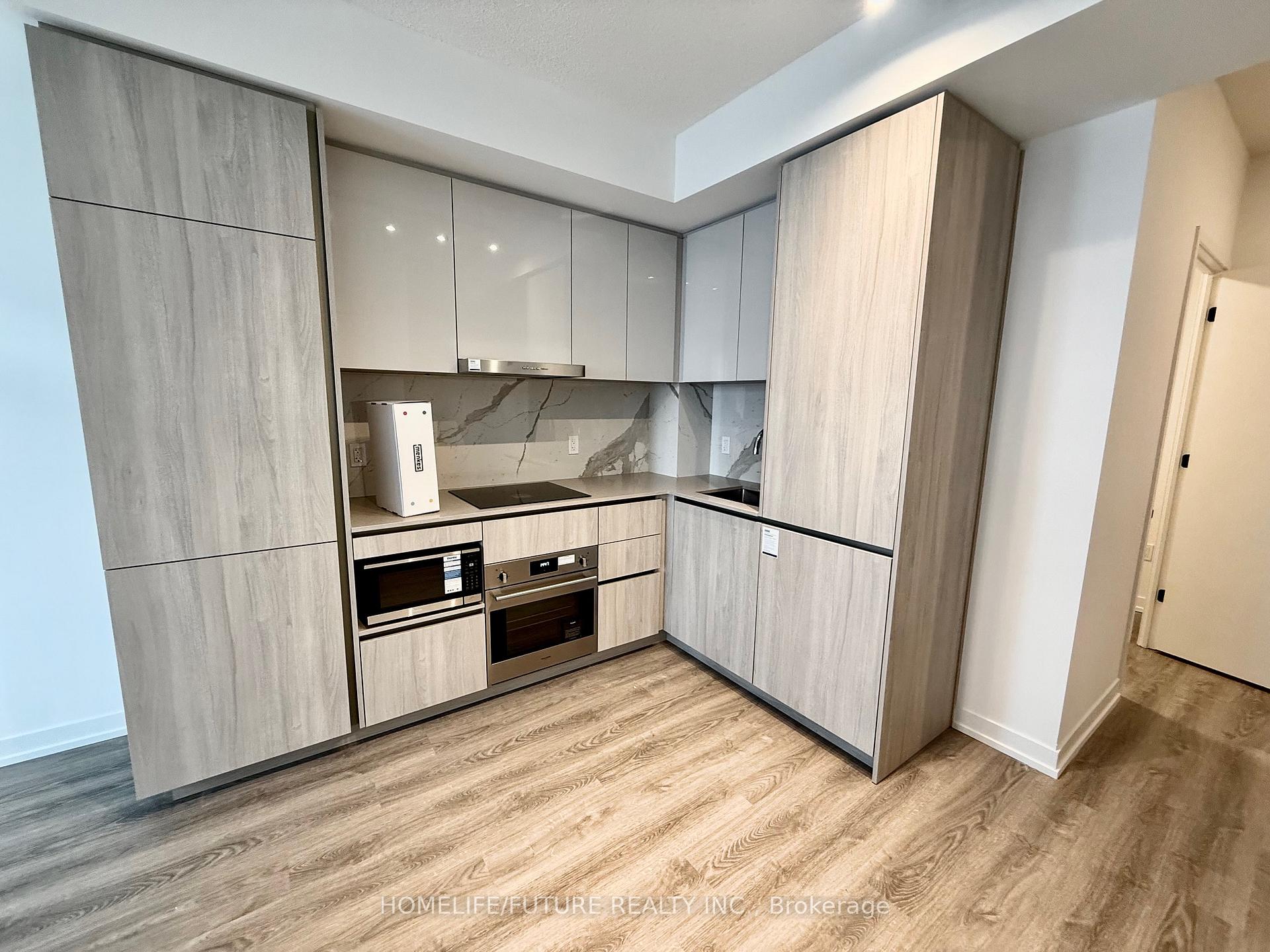 Photo 4 of Unit 4715, 8 Interchange Way, Vaughan, Vaughan Corporate Centre — HOMEH
