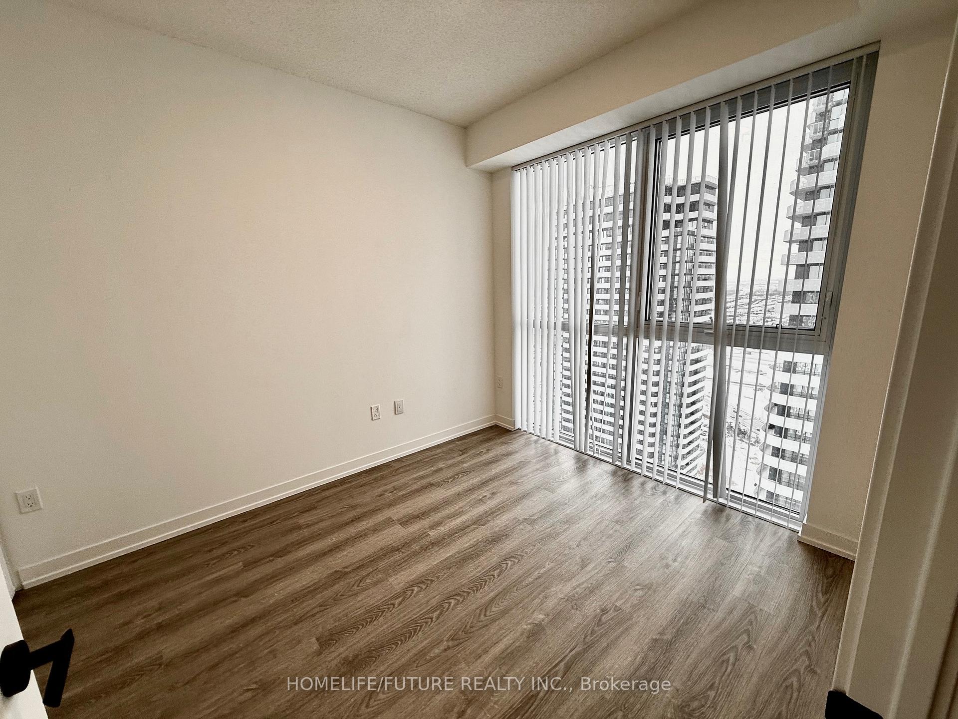 Photo 3 of Unit 4715, 8 Interchange Way, Vaughan, Vaughan Corporate Centre — HOMEH