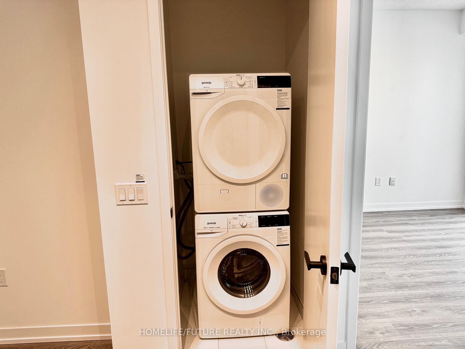 Photo 9 of Unit 4715, 8 Interchange Way, Vaughan, Vaughan Corporate Centre — HOMEH