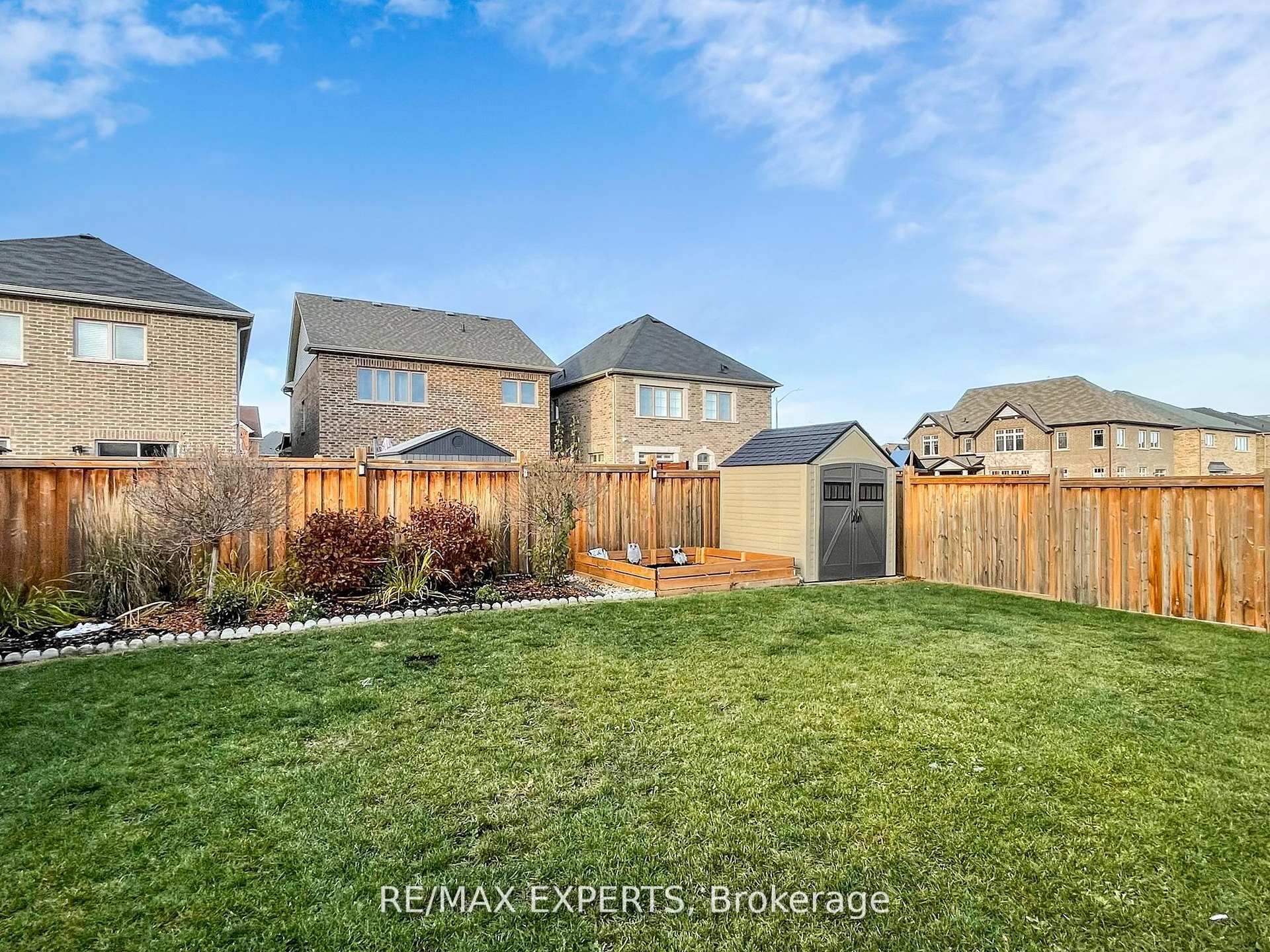 Photo 33 of 1002 Cole Street, Innisfil, Alcona — HOMEH