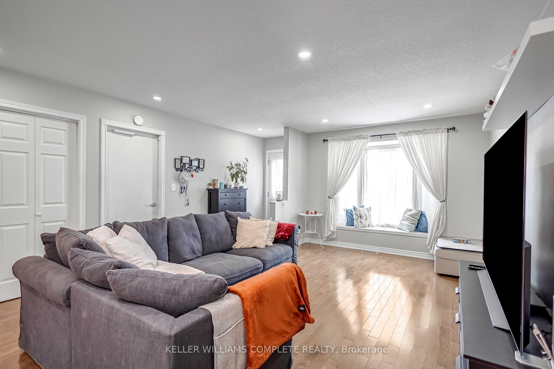 Photo 6 of 18 Rosewell Street, Hamilton, Randall — HOMEH