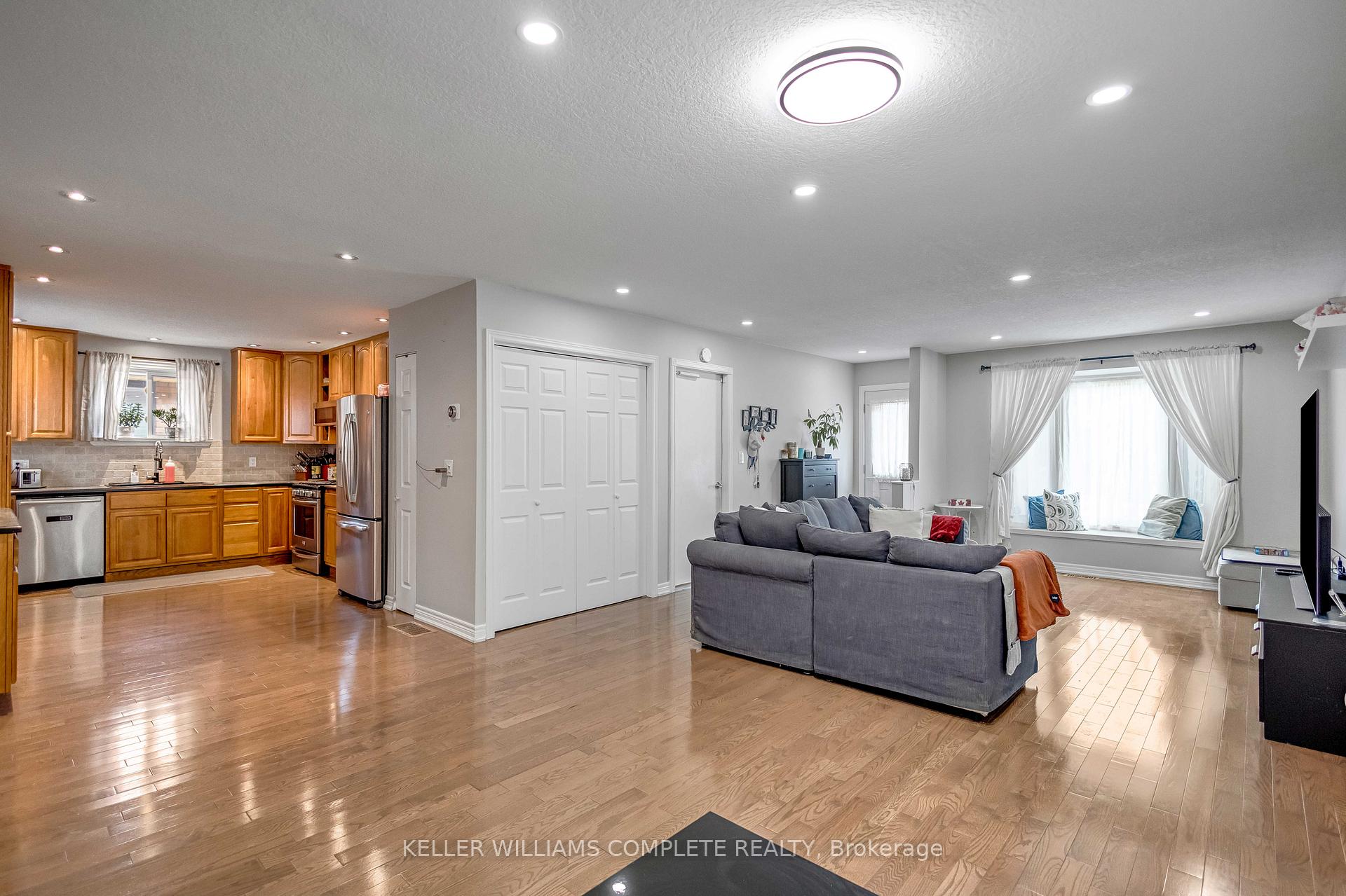 Photo 10 of 18 Rosewell Street, Hamilton, Randall — HOMEH