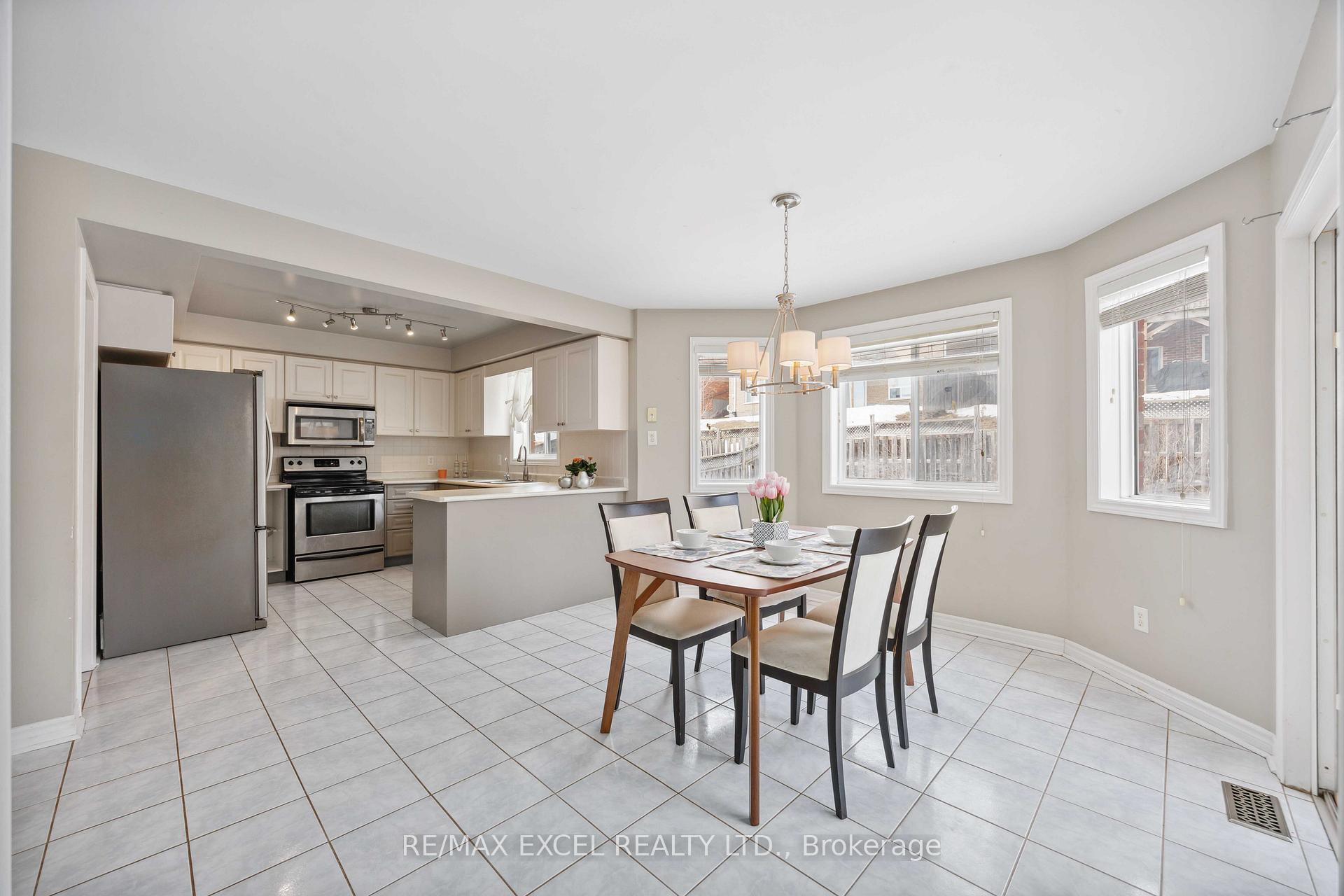 Photo 8 of 20 Bird Street, Barrie, Edgehill Drive — HOMEH