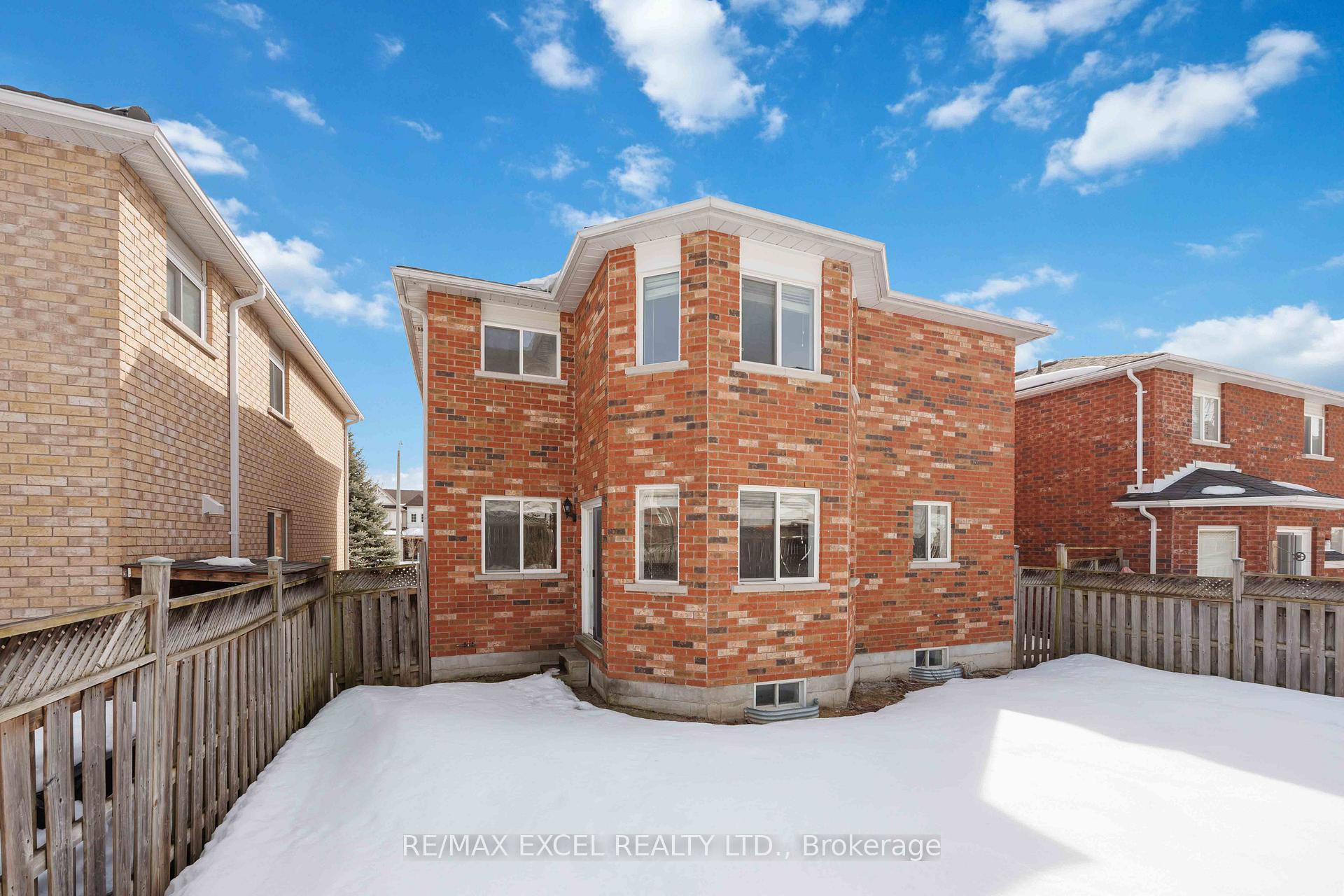 Photo 25 of 20 Bird Street, Barrie, Edgehill Drive — HOMEH