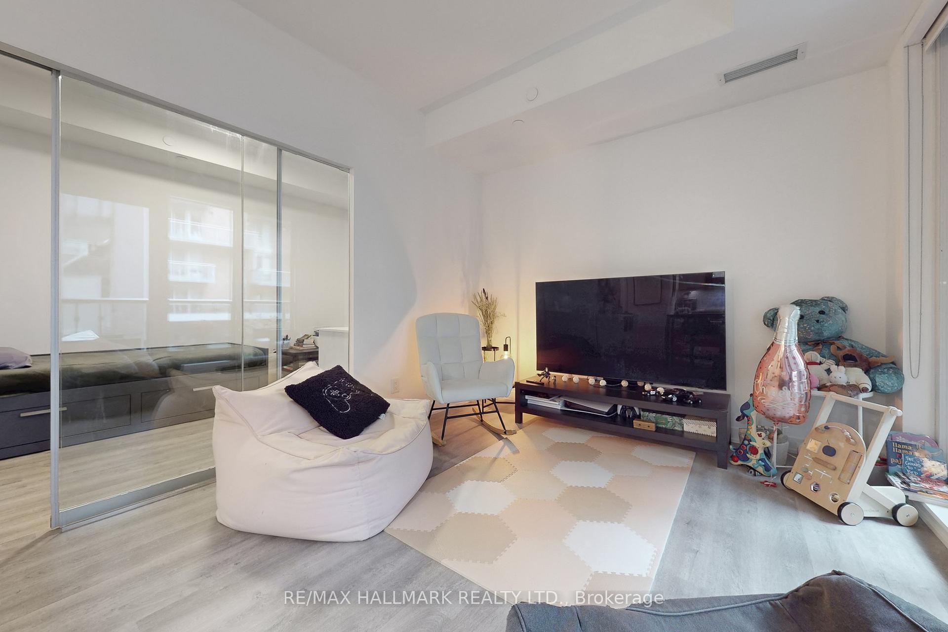Photo 4 of Unit 738, 8119 Birchmount Road, Markham, Unionville — HOMEH