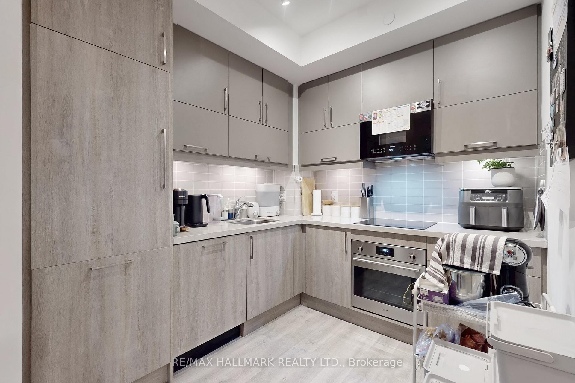 Photo 5 of Unit 738, 8119 Birchmount Road, Markham, Unionville — HOMEH