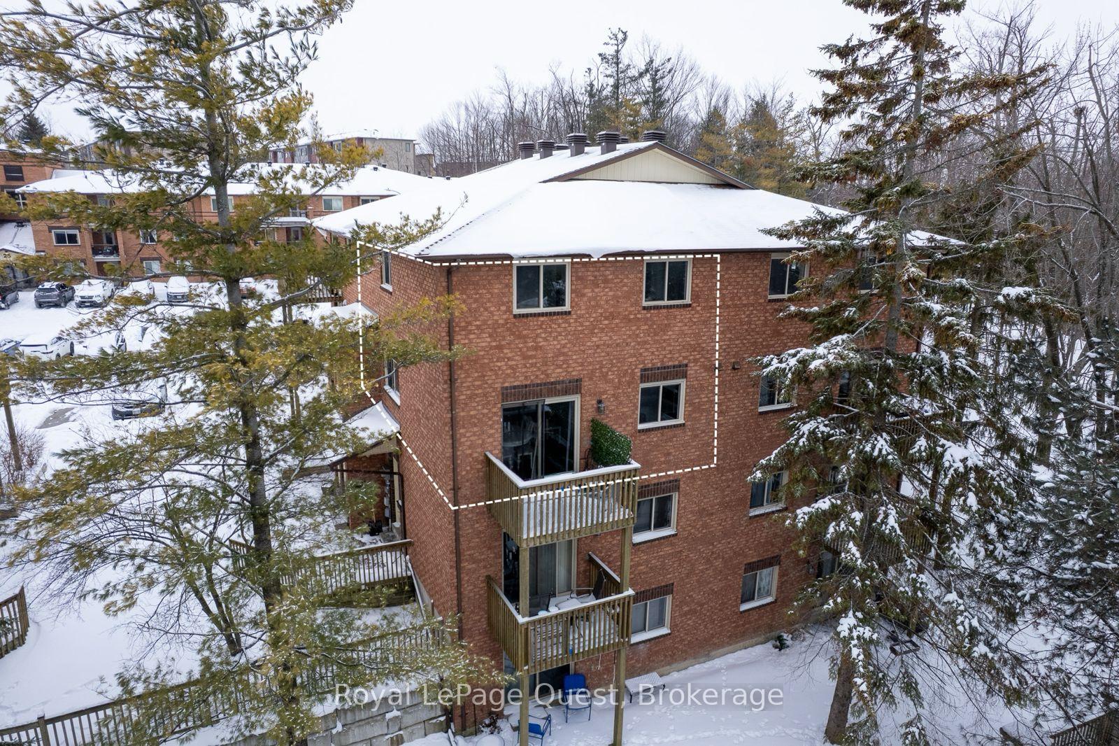 Front of Unit 7, 23 Meadow Lane