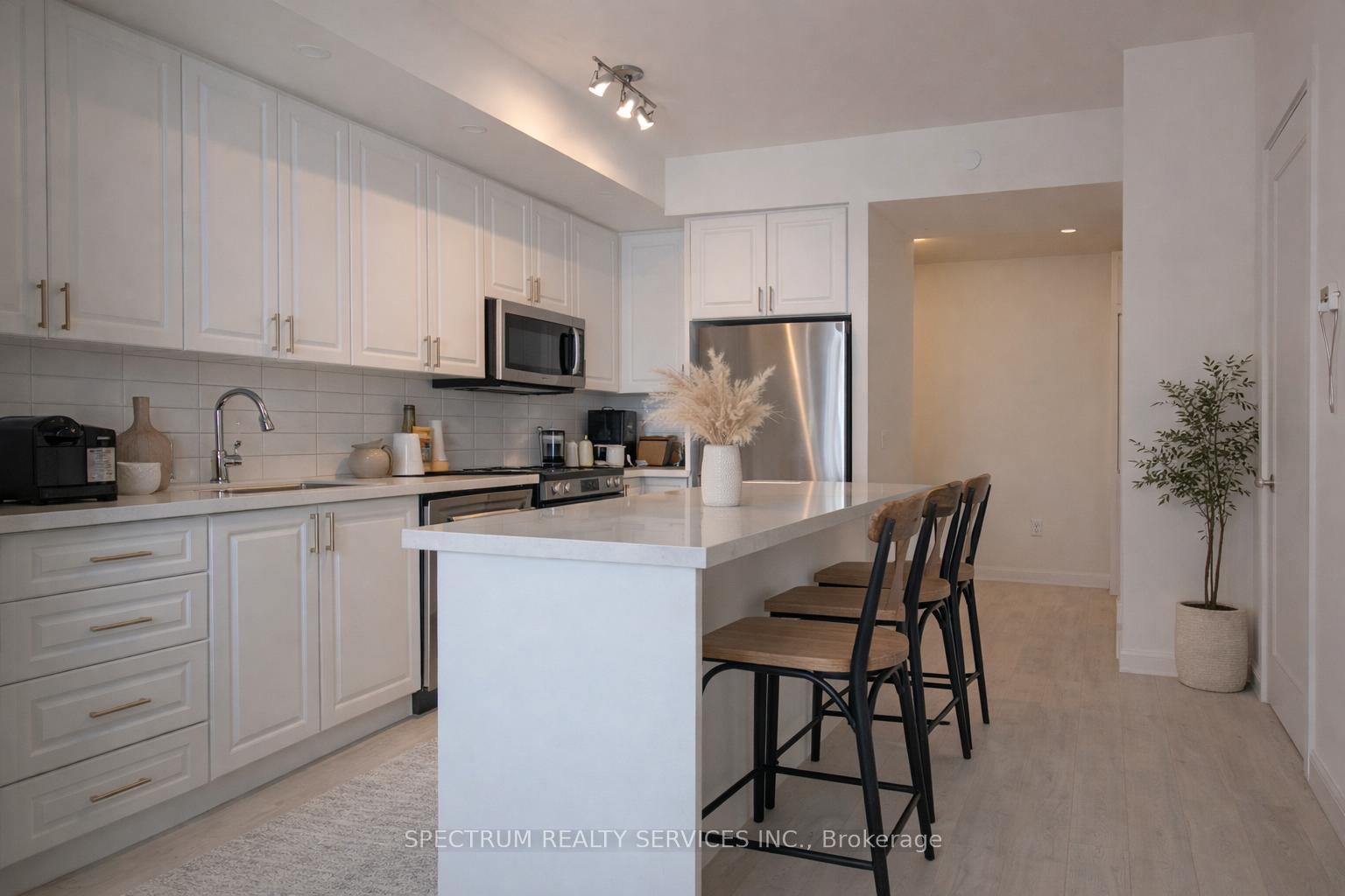 Photo 8 of Unit 906, 9000 Jane Street, Vaughan, Vellore Village — HOMEH