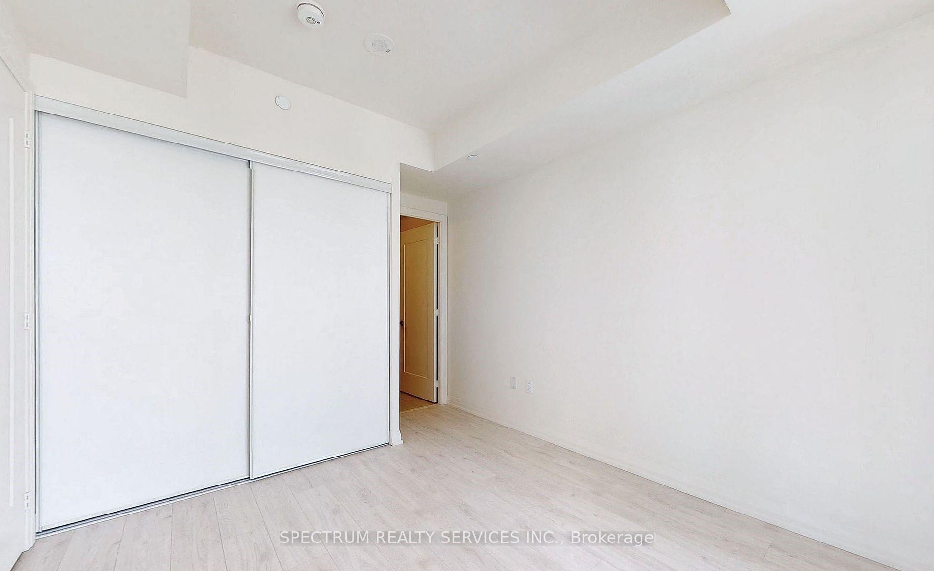 Photo 3 of Unit 906, 9000 Jane Street, Vaughan, Vellore Village — HOMEH