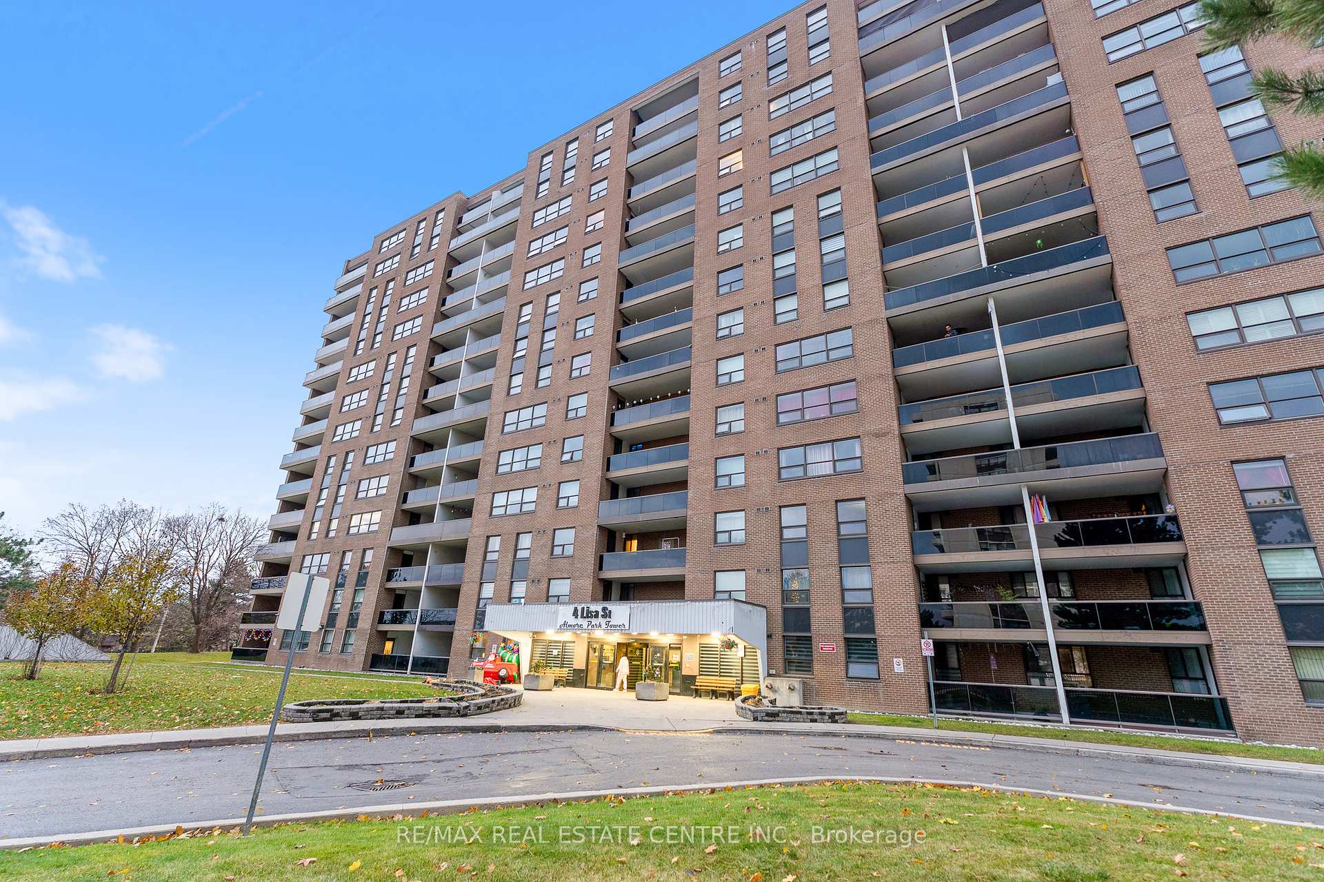 Photo 1 of Unit 404, 4 Lisa Street, Brampton, Queen Street Corridor — HOMEH