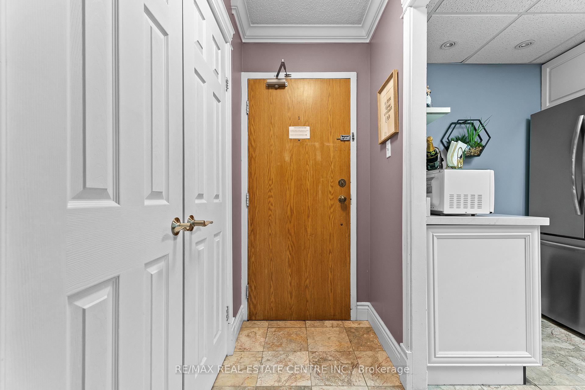Photo 6 of Unit 404, 4 Lisa Street, Brampton, Queen Street Corridor — HOMEH