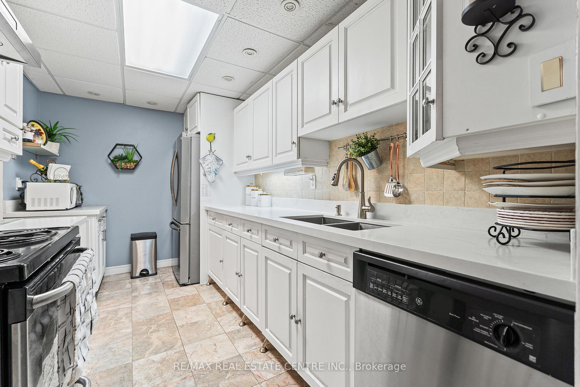 Photo 15 of Unit 404, 4 Lisa Street, Brampton, Queen Street Corridor — HOMEH