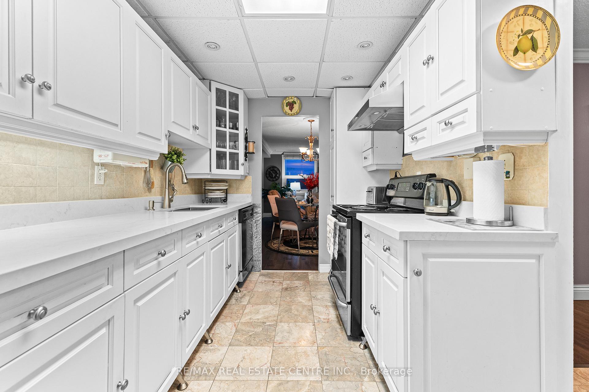 Photo 10 of Unit 404, 4 Lisa Street, Brampton, Queen Street Corridor — HOMEH