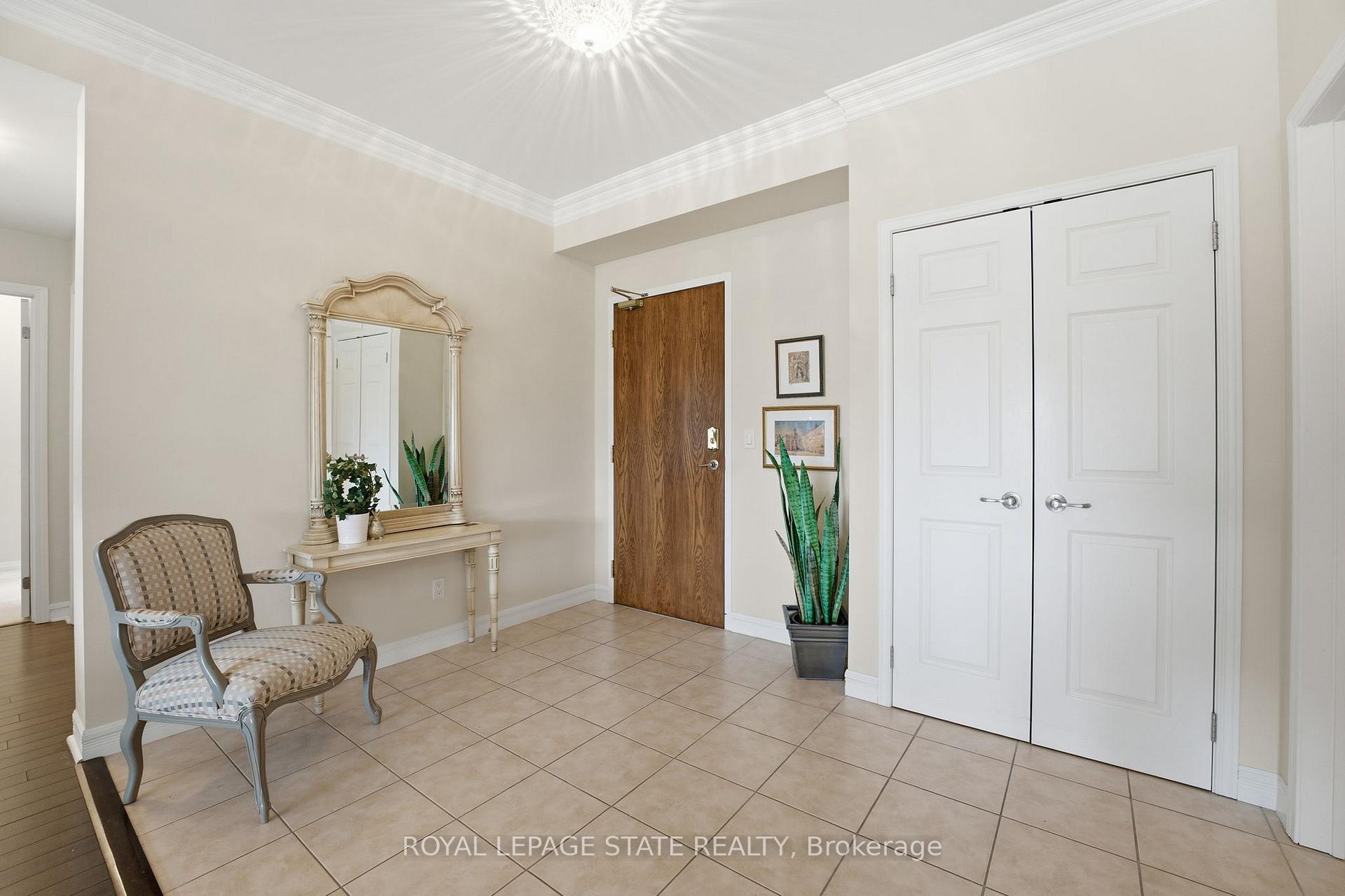 Photo 2 of Unit 706, 3000 Creekside Drive, Hamilton, Dundas — HOMEH