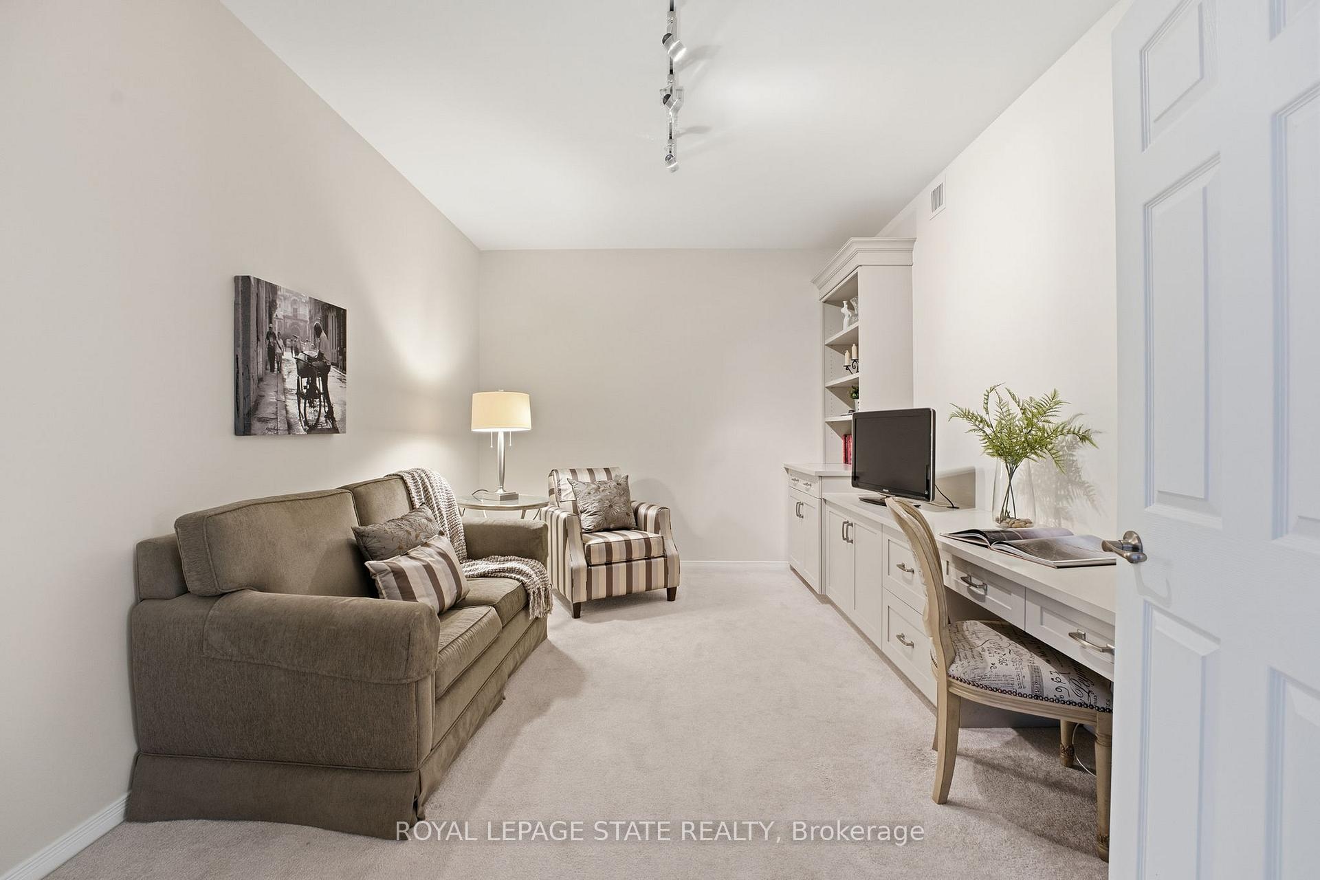 Photo 11 of Unit 706, 3000 Creekside Drive, Hamilton, Dundas — HOMEH