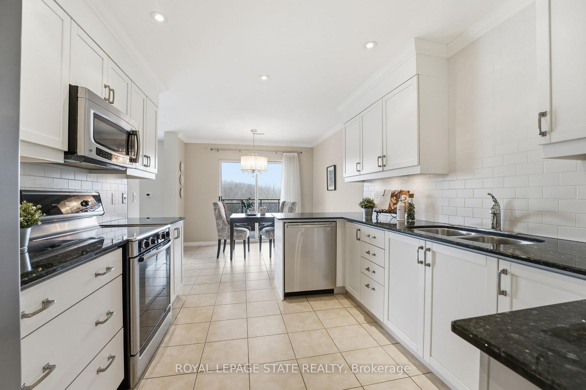 Photo 3 of Unit 706, 3000 Creekside Drive, Hamilton, Dundas — HOMEH