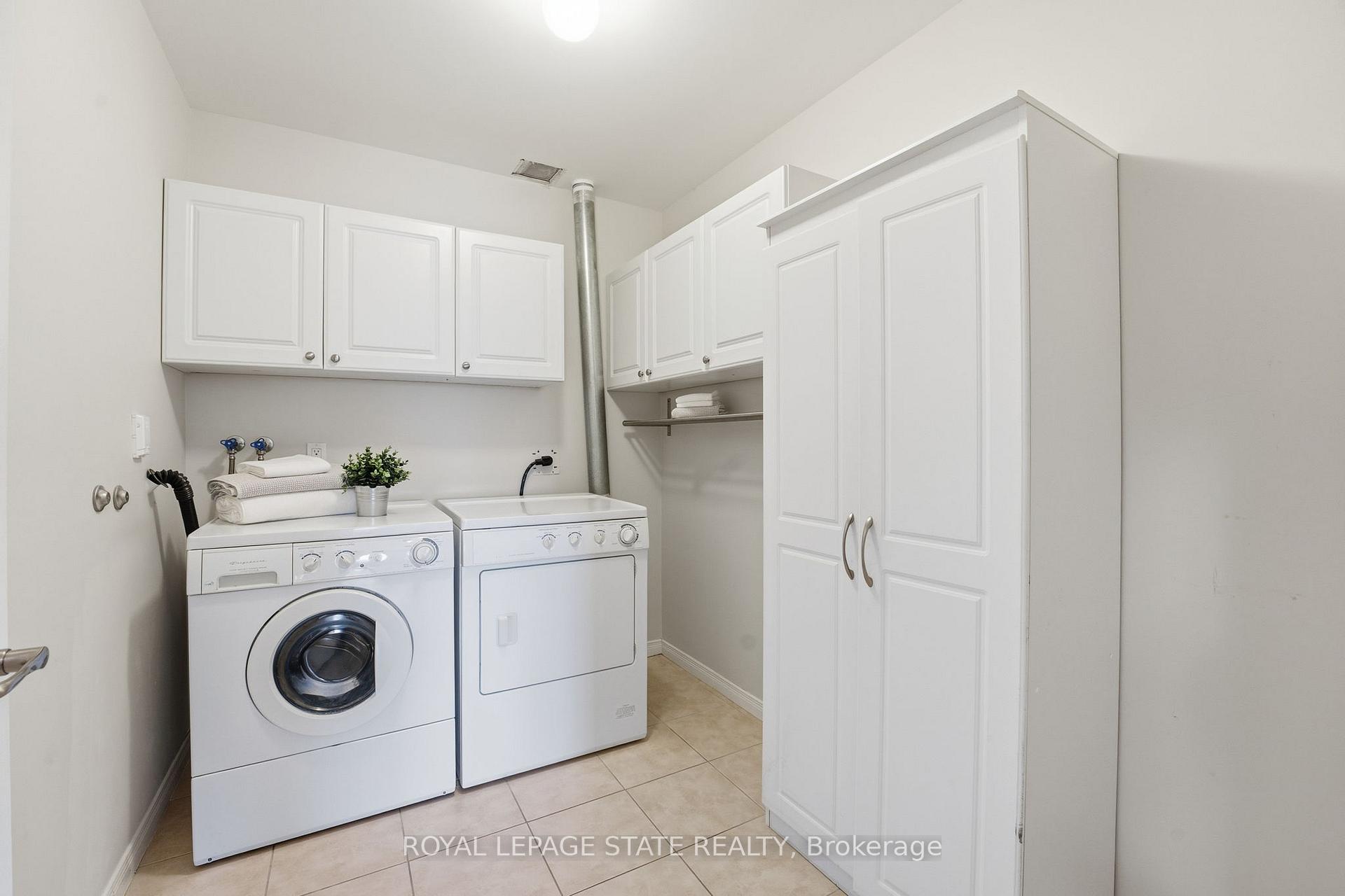 Photo 10 of Unit 706, 3000 Creekside Drive, Hamilton, Dundas — HOMEH