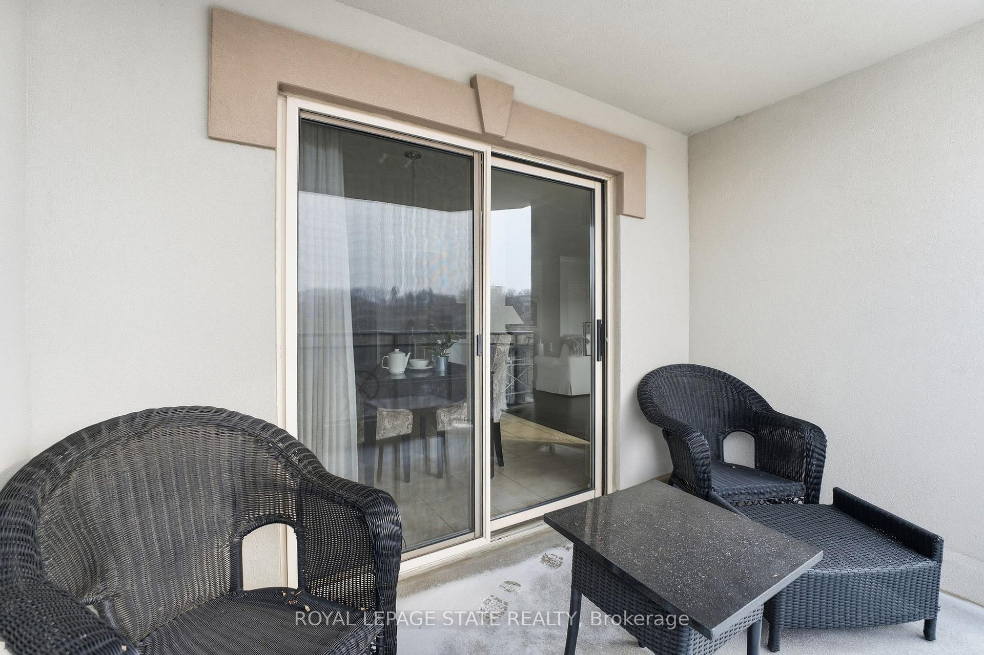 Photo 12 of Unit 706, 3000 Creekside Drive, Hamilton, Dundas — HOMEH