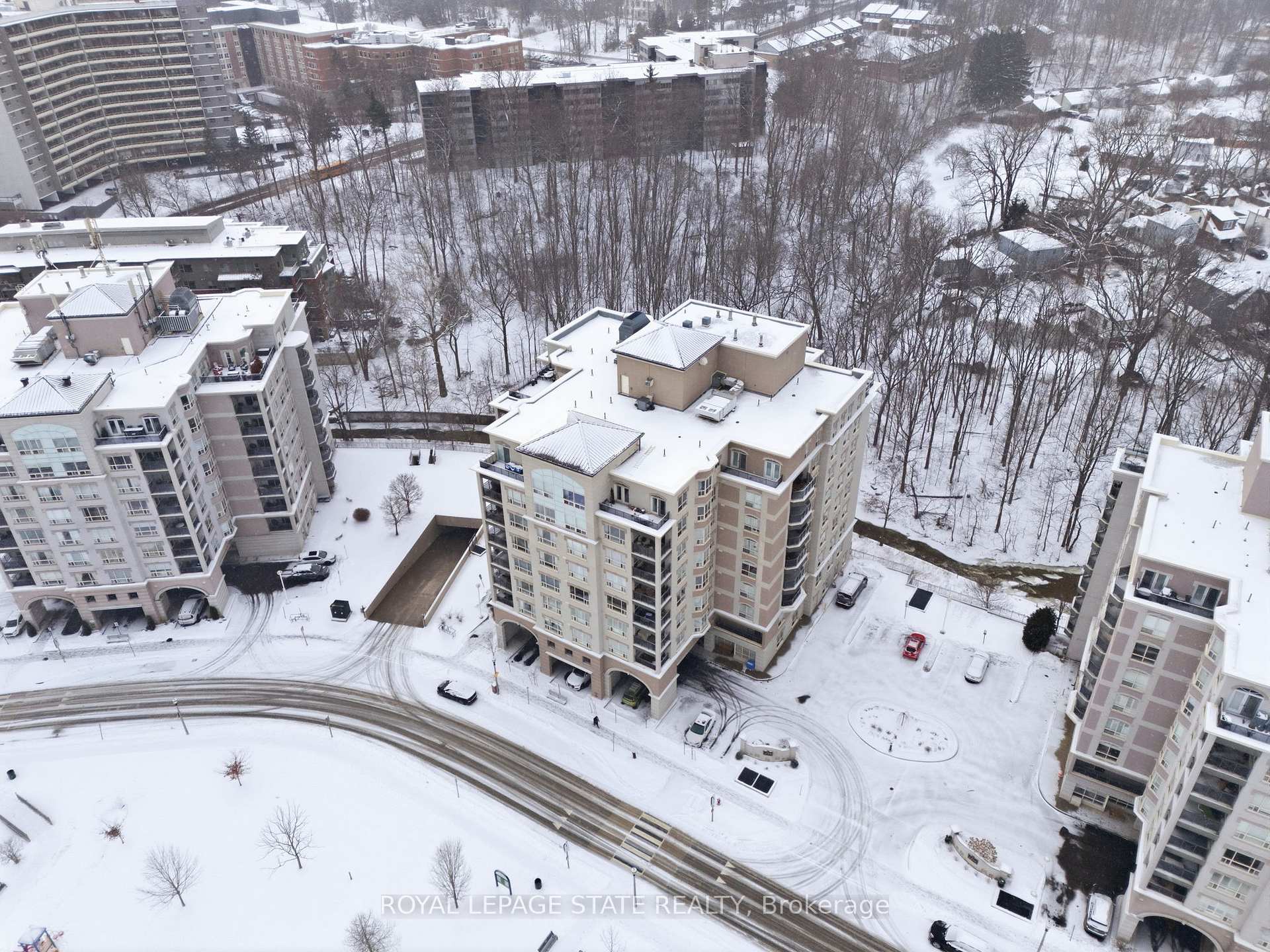 Photo 30 of Unit 706, 3000 Creekside Drive, Hamilton, Dundas — HOMEH