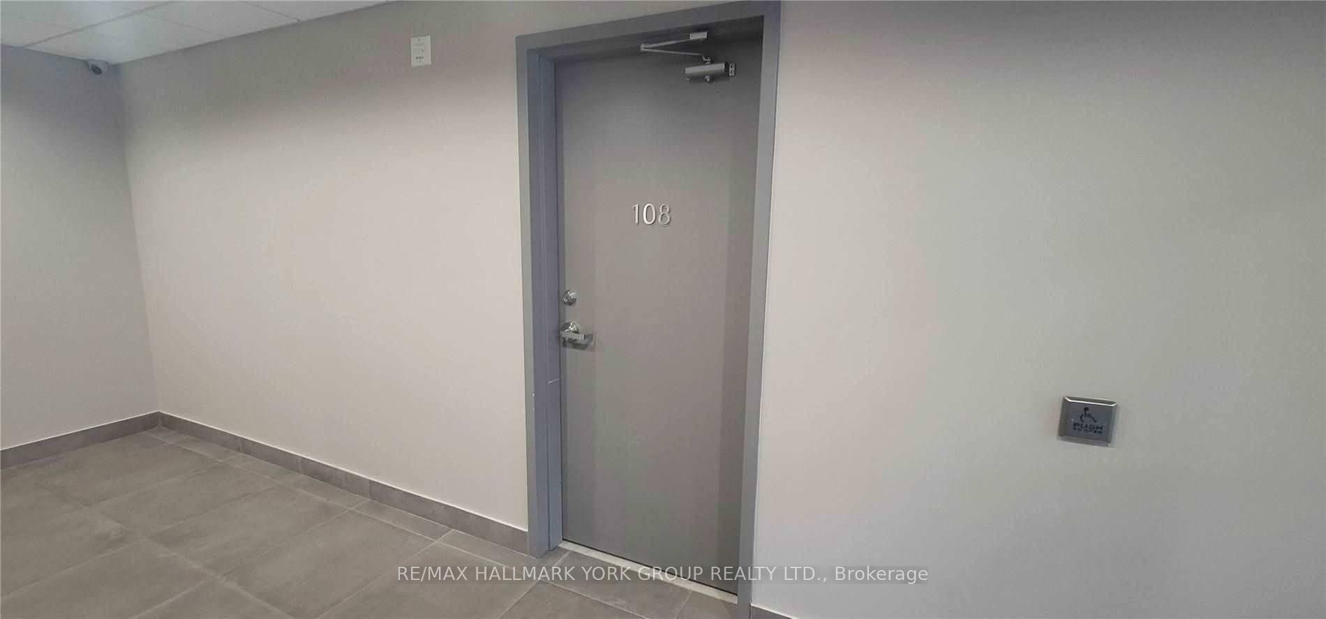 Photo 1 of Unit 108, 32 Wellington Street E, Aurora, Aurora Village — HOMEH