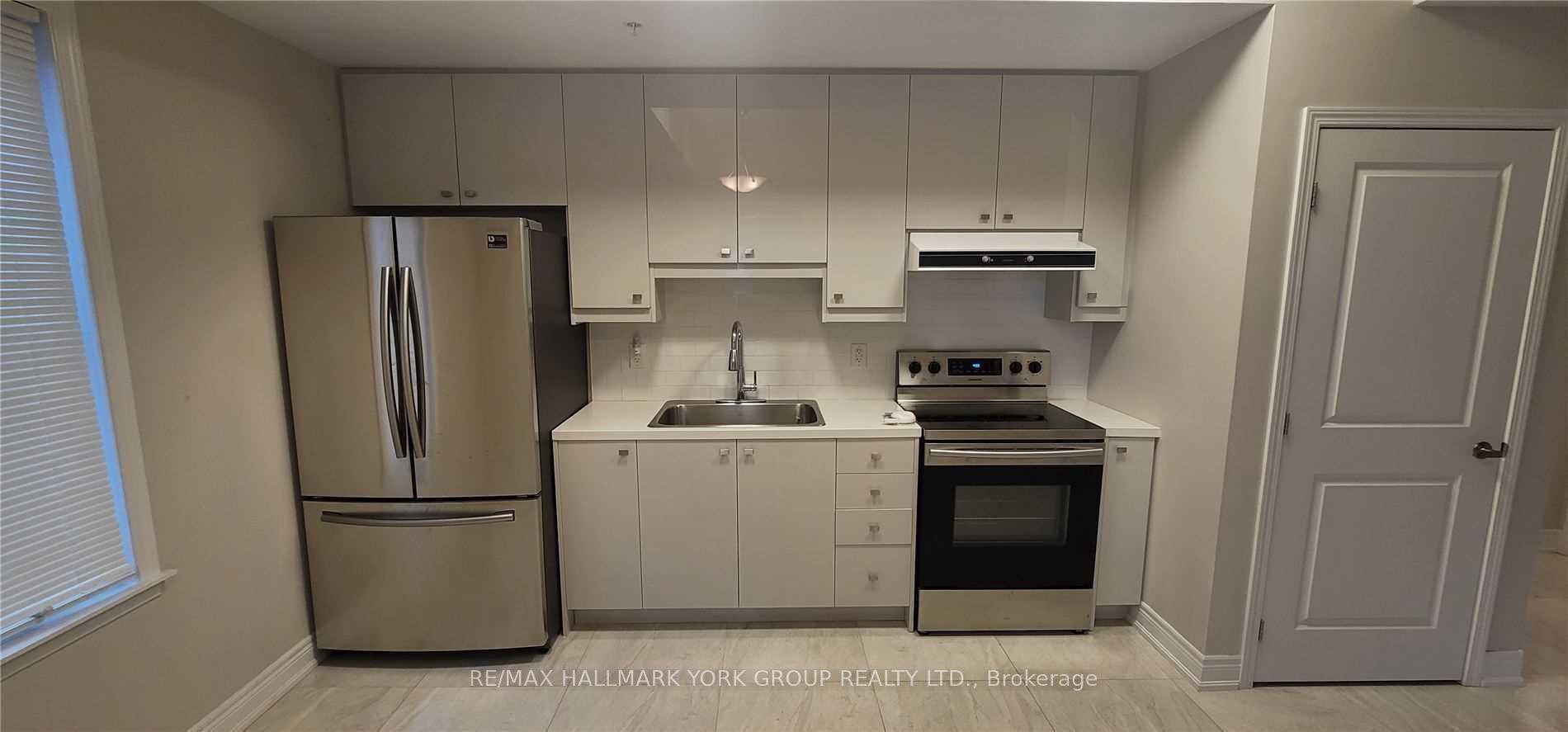 Photo 9 of Unit 108, 32 Wellington Street E, Aurora, Aurora Village — HOMEH