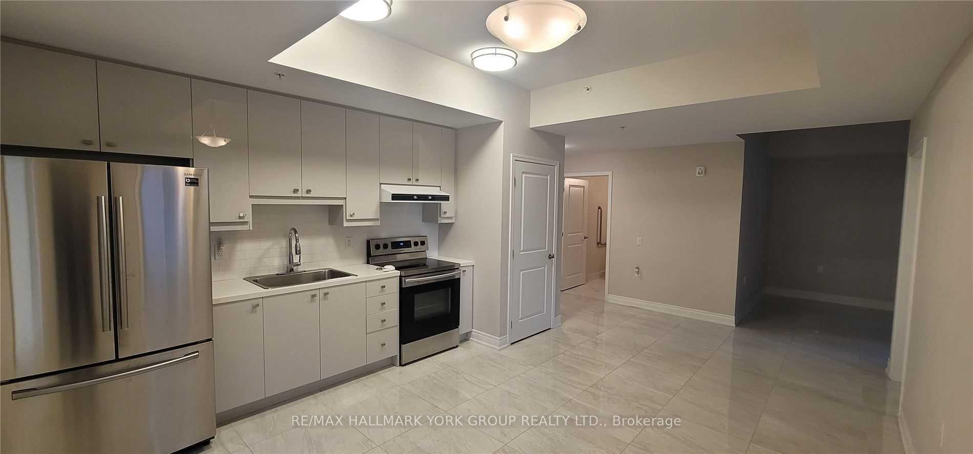 Photo 7 of Unit 108, 32 Wellington Street E, Aurora, Aurora Village — HOMEH