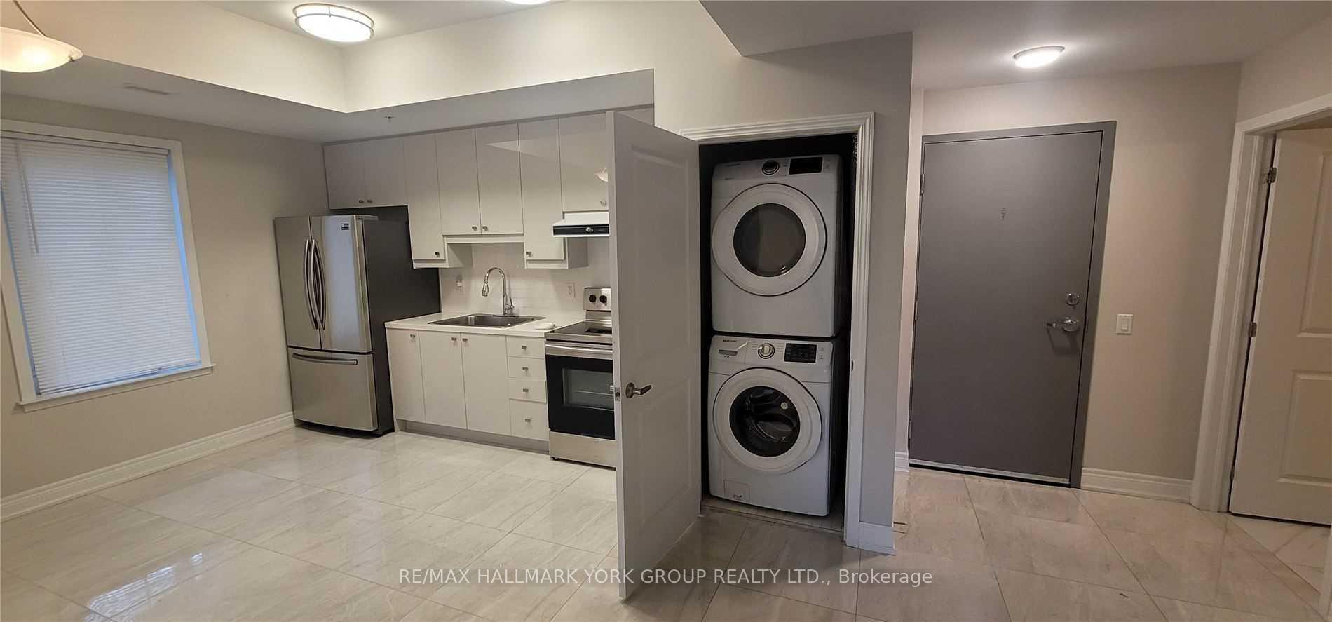 Photo 3 of Unit 108, 32 Wellington Street E, Aurora, Aurora Village — HOMEH