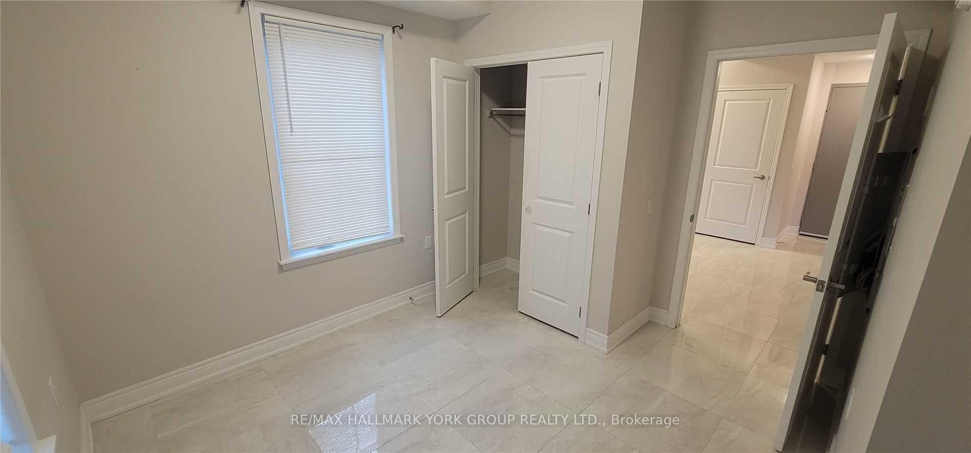 Photo 2 of Unit 108, 32 Wellington Street E, Aurora, Aurora Village — HOMEH