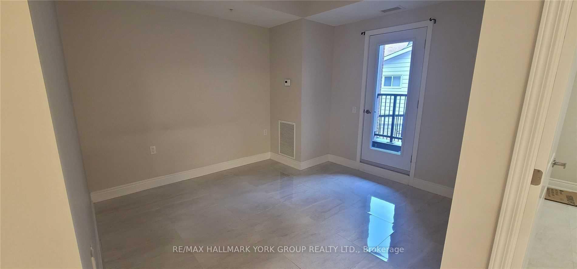 Photo 8 of Unit 108, 32 Wellington Street E, Aurora, Aurora Village — HOMEH