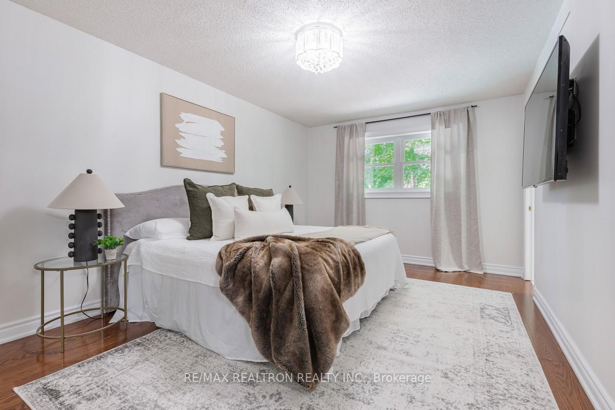 Photo 18 of 1206 Halsey Lane, Pickering, Liverpool — HOMEH
