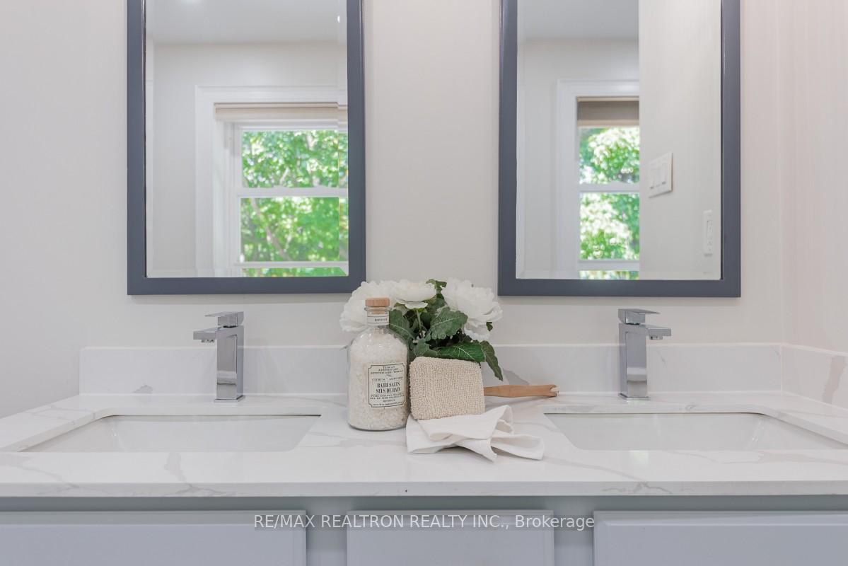Photo 23 of 1206 Halsey Lane, Pickering, Liverpool — HOMEH