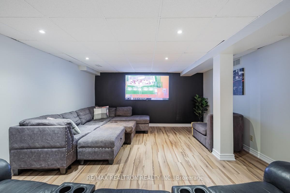 Photo 37 of 1206 Halsey Lane, Pickering, Liverpool — HOMEH