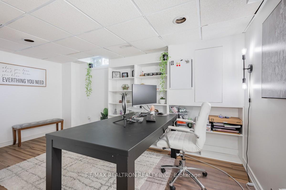 Photo 26 of 1206 Halsey Lane, Pickering, Liverpool — HOMEH