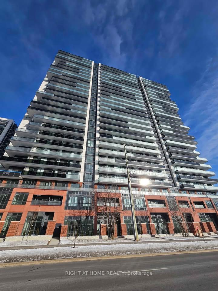 Front of Unit 1713, 2550 Simcoe Street N