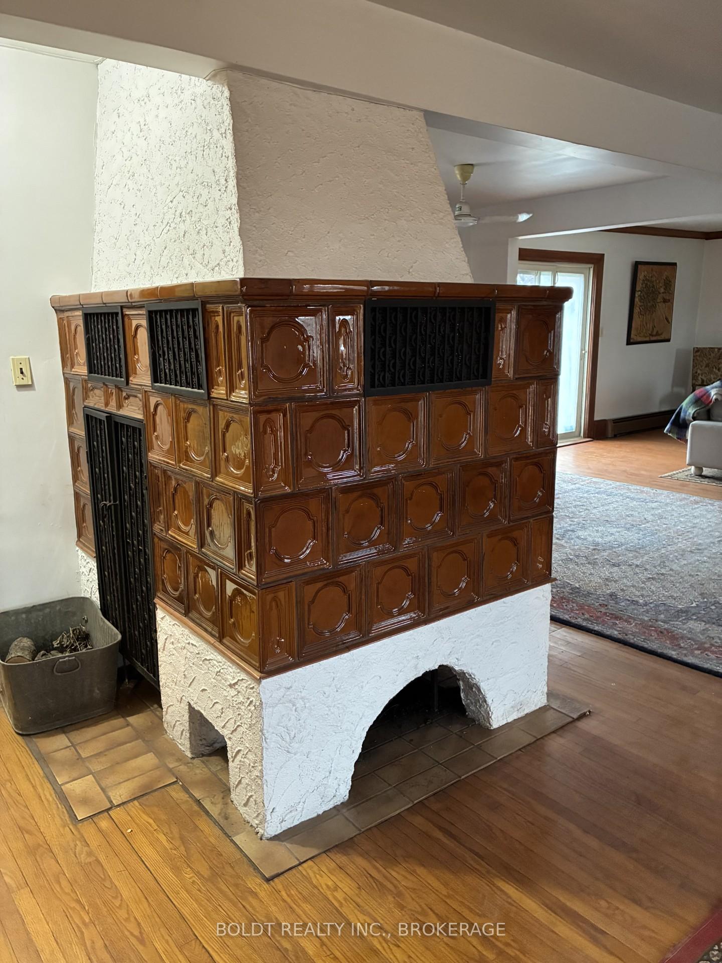 Photo 8 of 4620 Thirty Road, Lincoln, Lincoln Lake — HOMEH
