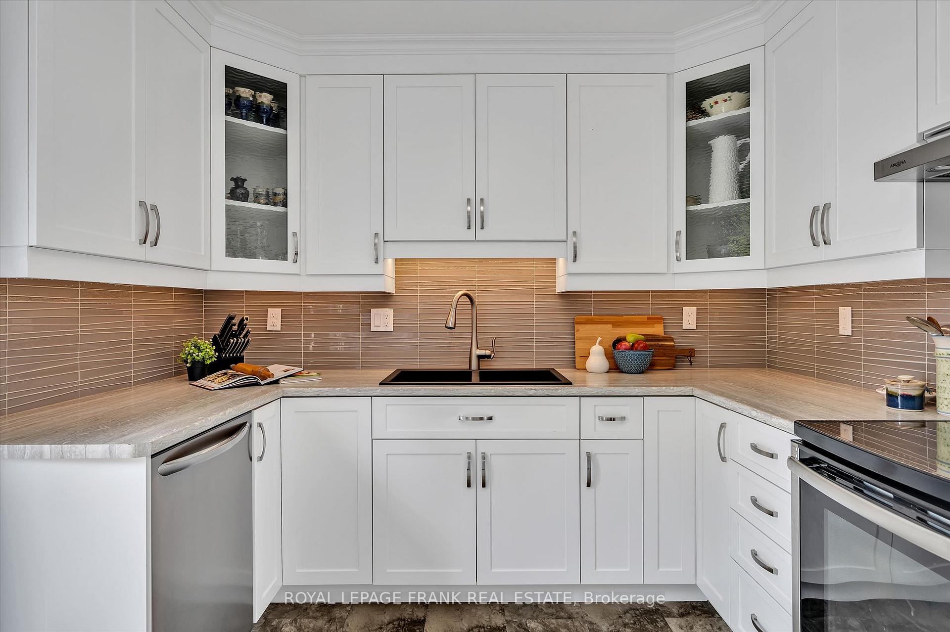 Photo 4 of 2114 Easthill Drive, Peterborough, Ashburnham Ward 4 — HOMEH
