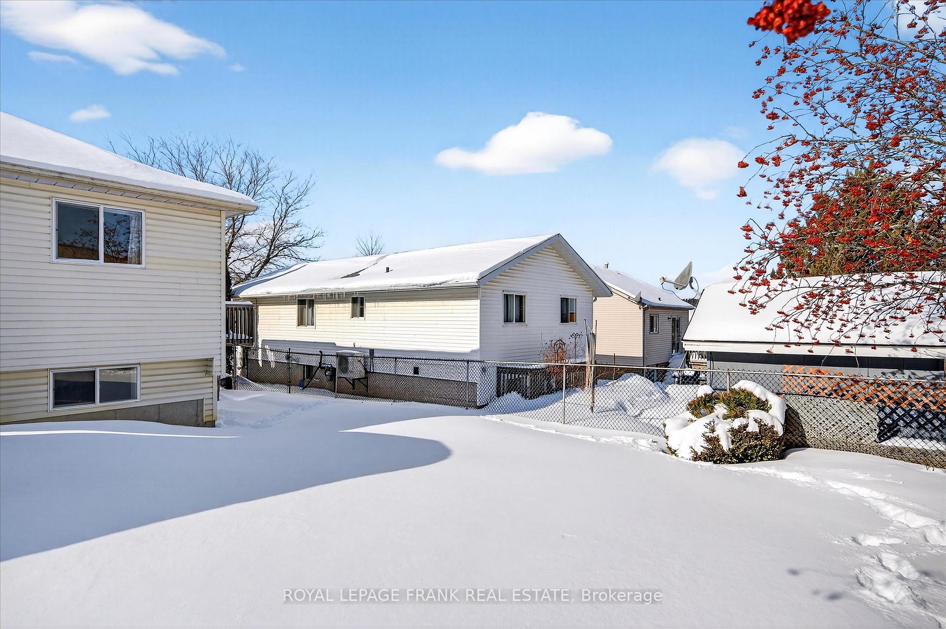 Photo 21 of 2114 Easthill Drive, Peterborough, Ashburnham Ward 4 — HOMEH